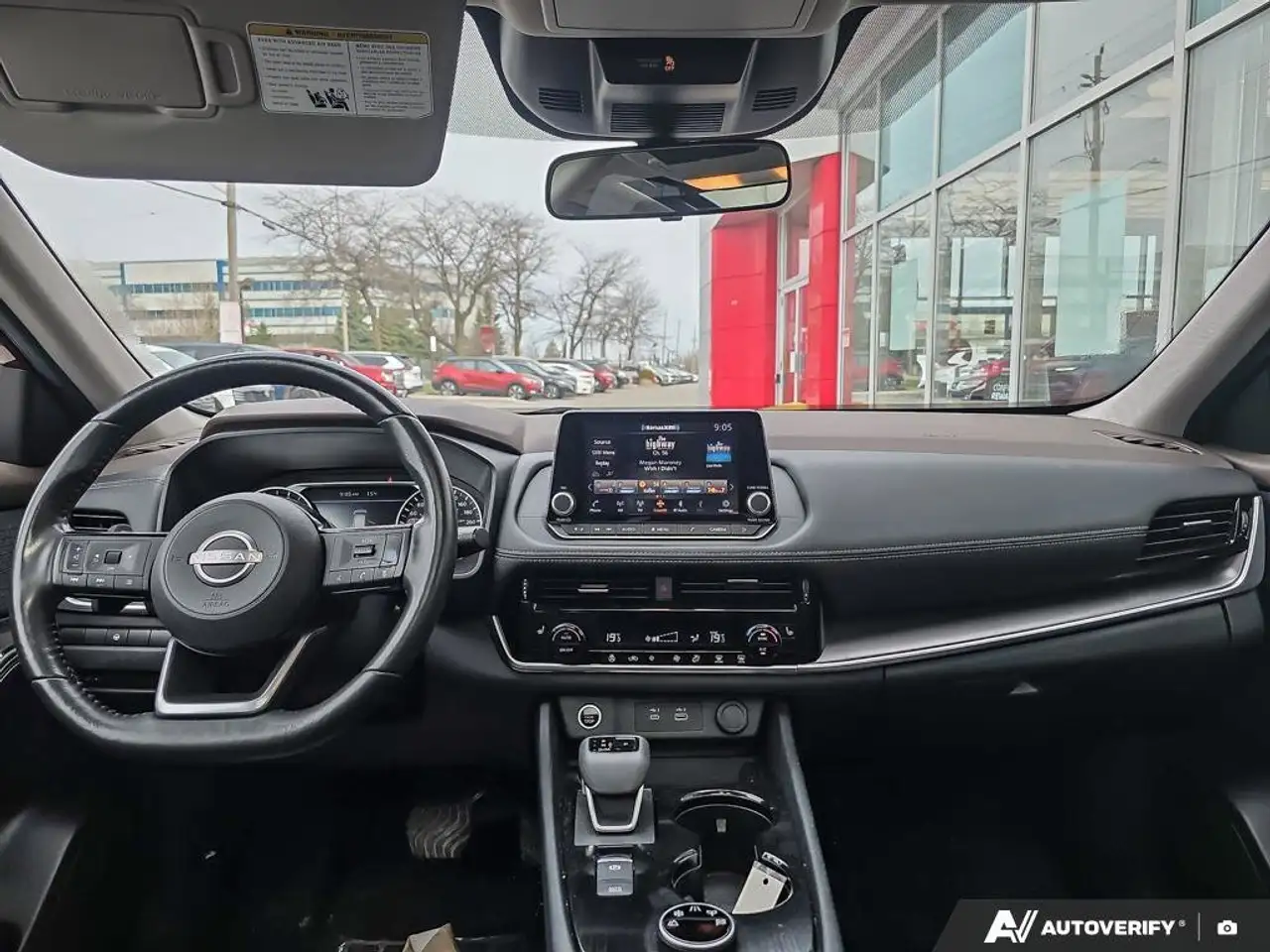 Nissan Rogue снимка Nissan Rogue