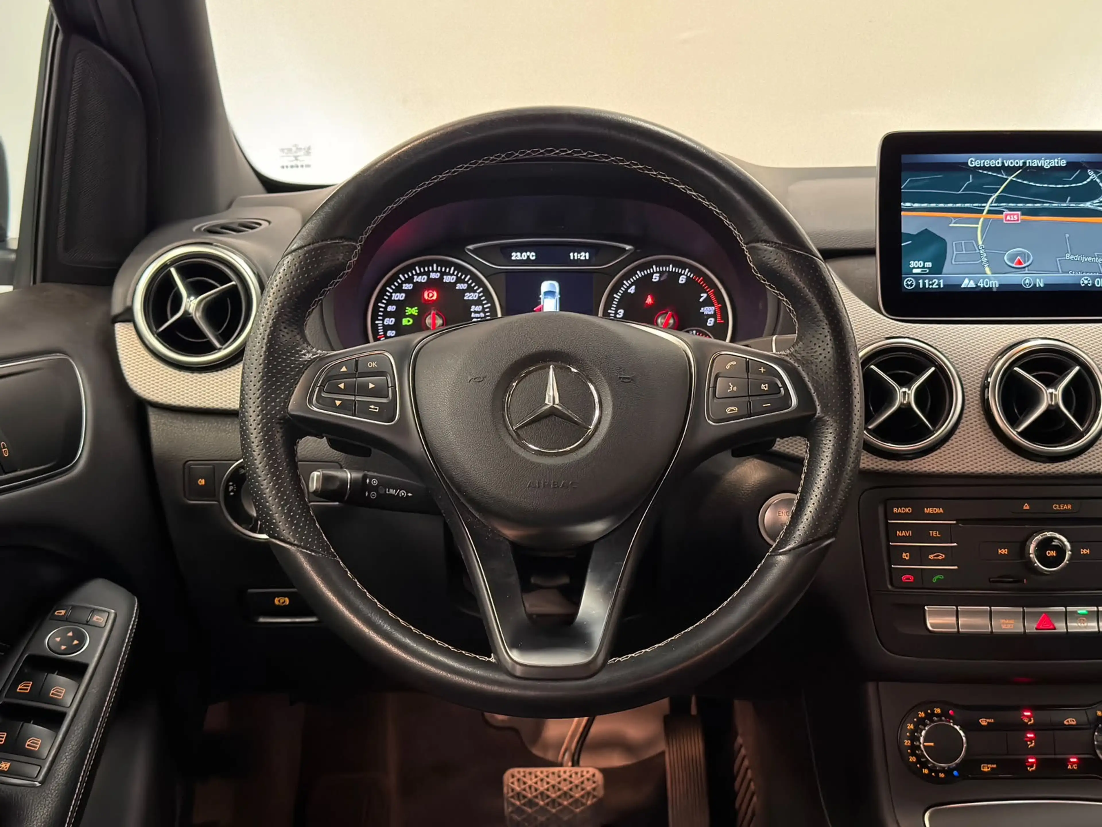 Mercedes-Benz B 180 Ambition / NL-auto / 2e eig. / Automaat — photo 7