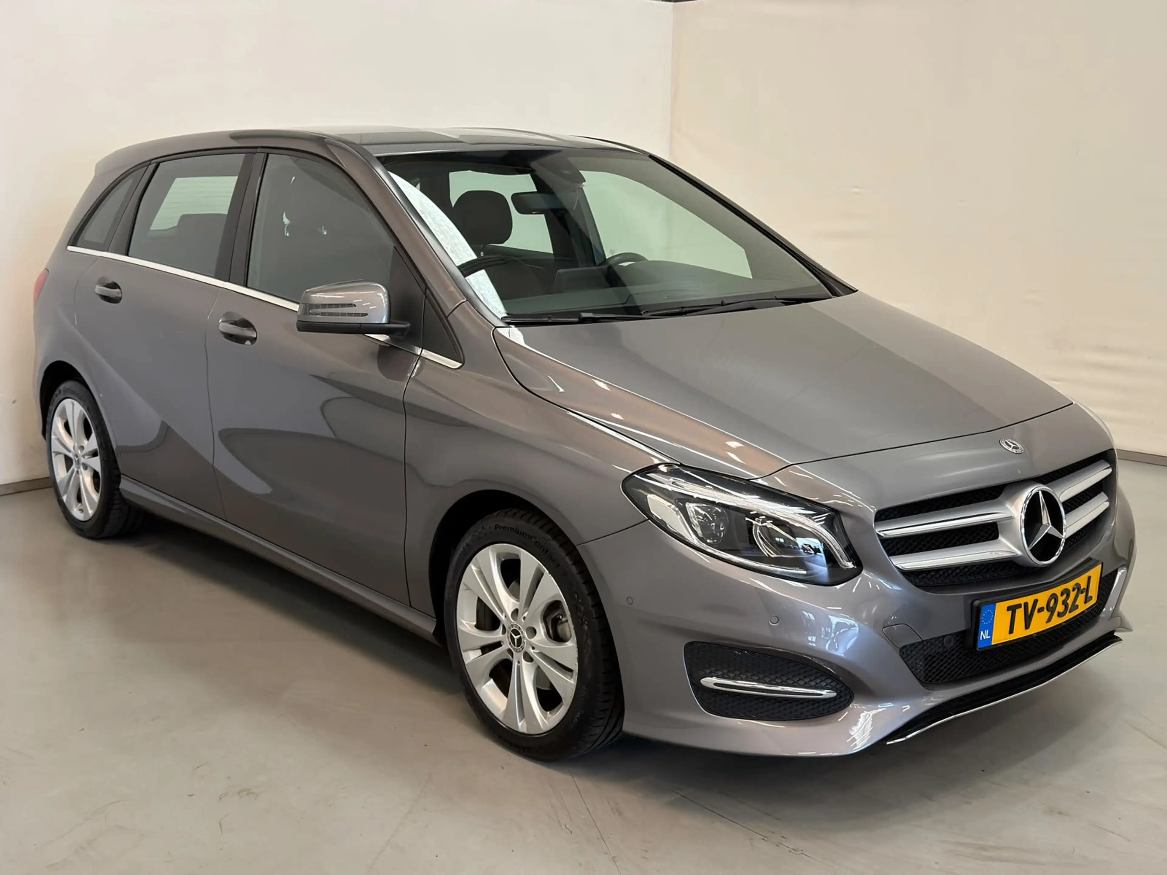 Mercedes-Benz B 180 Ambition / NL-auto / 2e eig. / Automaat — photo 2