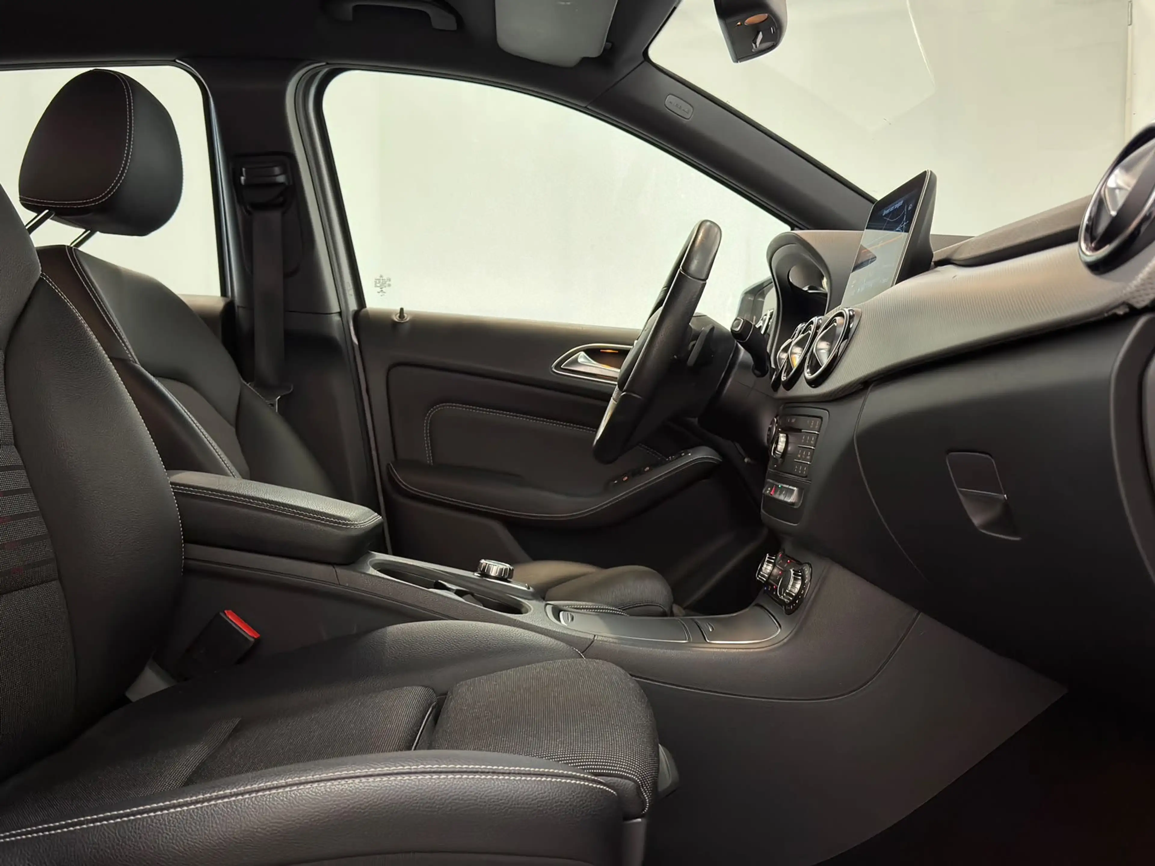 Mercedes-Benz B 180 Ambition / NL-auto / 2e eig. / Automaat — photo 10