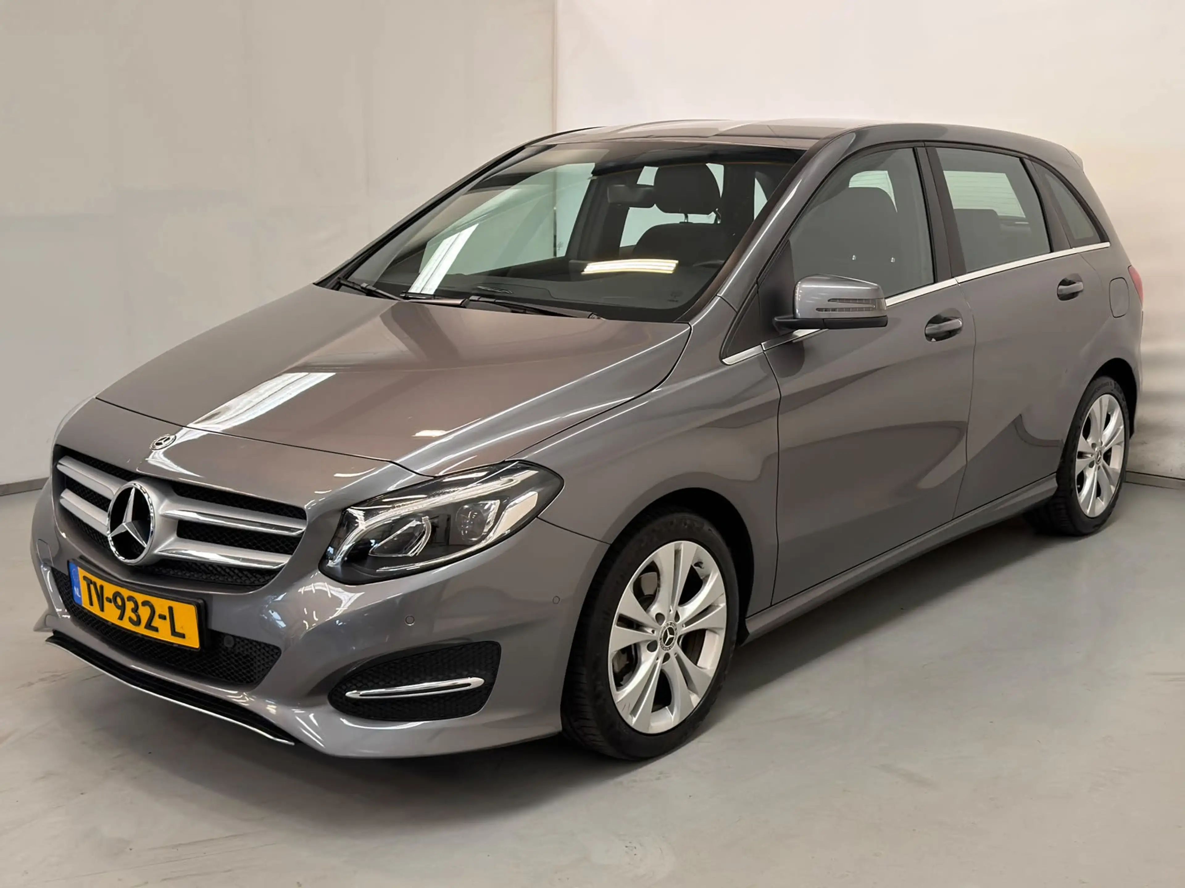 Mercedes-Benz B 180 Ambition / NL-auto / 2e eig. / Automaat — photo 3