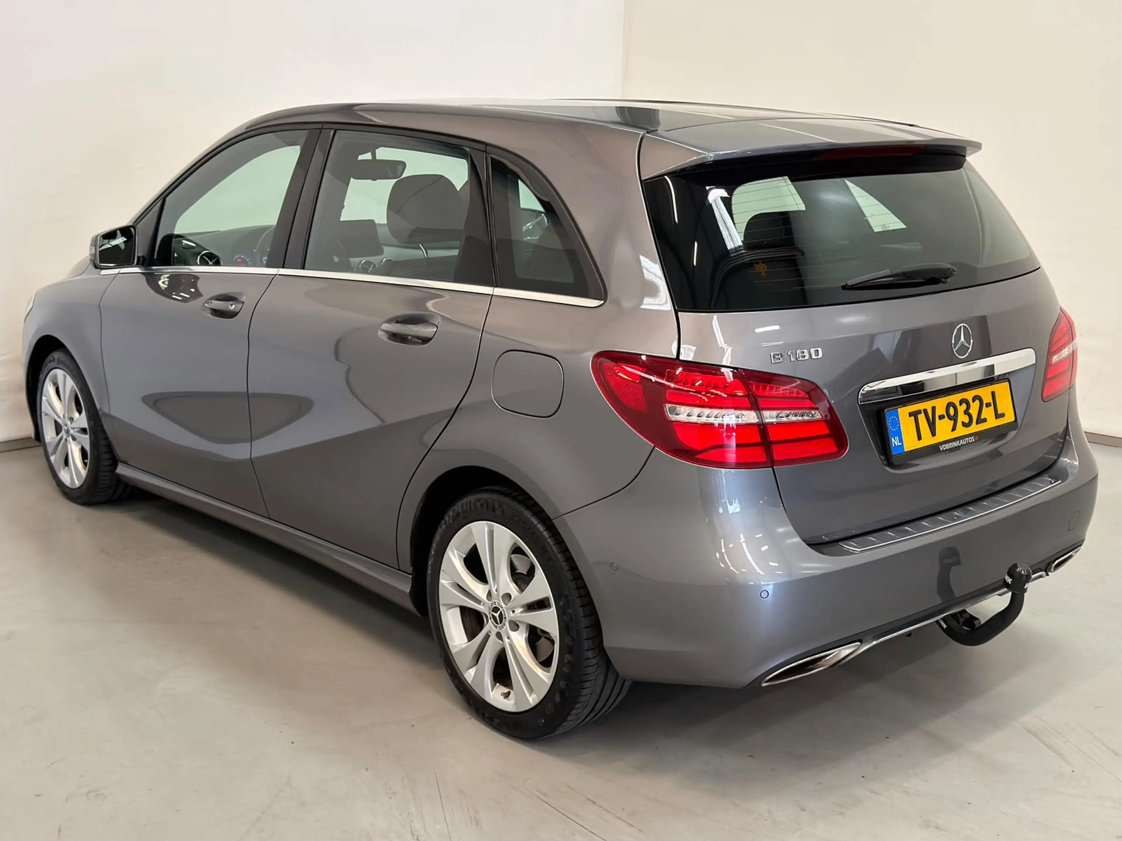 Mercedes-Benz B 180 Ambition / NL-auto / 2e eig. / Automaat — photo 4