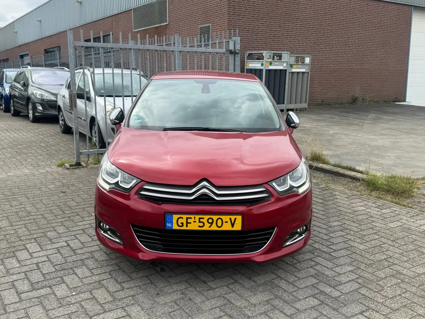 Citroen C4 1.2 PureTech Feel Collection 131PK 5 deurs! NL AUT Rot - 2