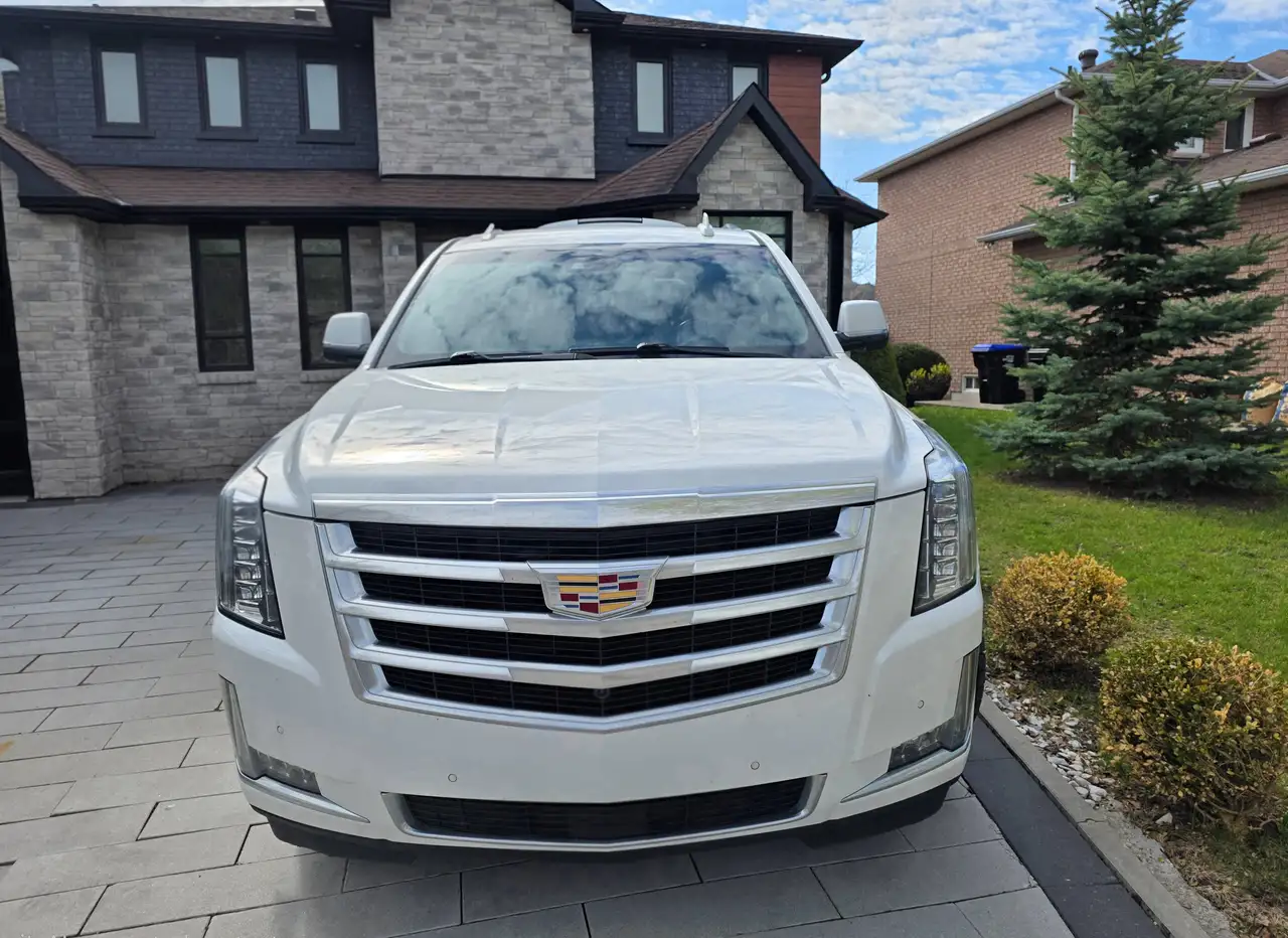 Cadillac Escalade снимка Cadillac Escalade