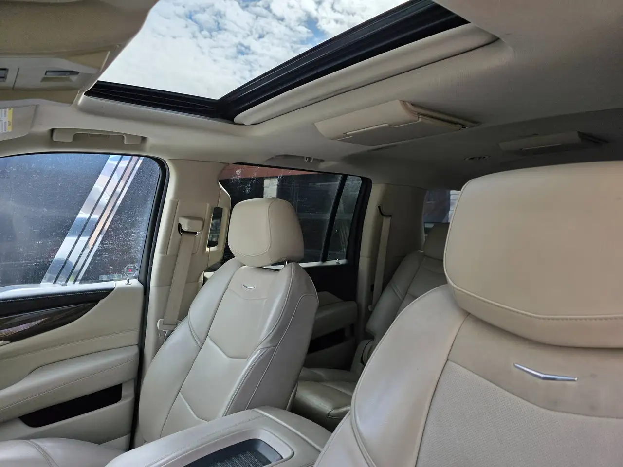 Cadillac Escalade снимка Cadillac Escalade