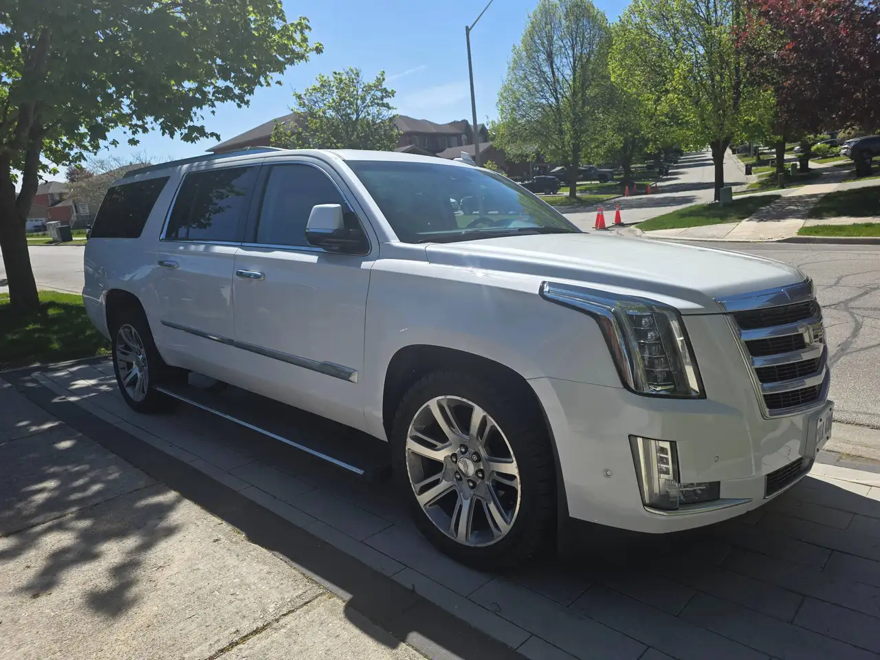 Cadillac Escalade снимка Cadillac Escalade