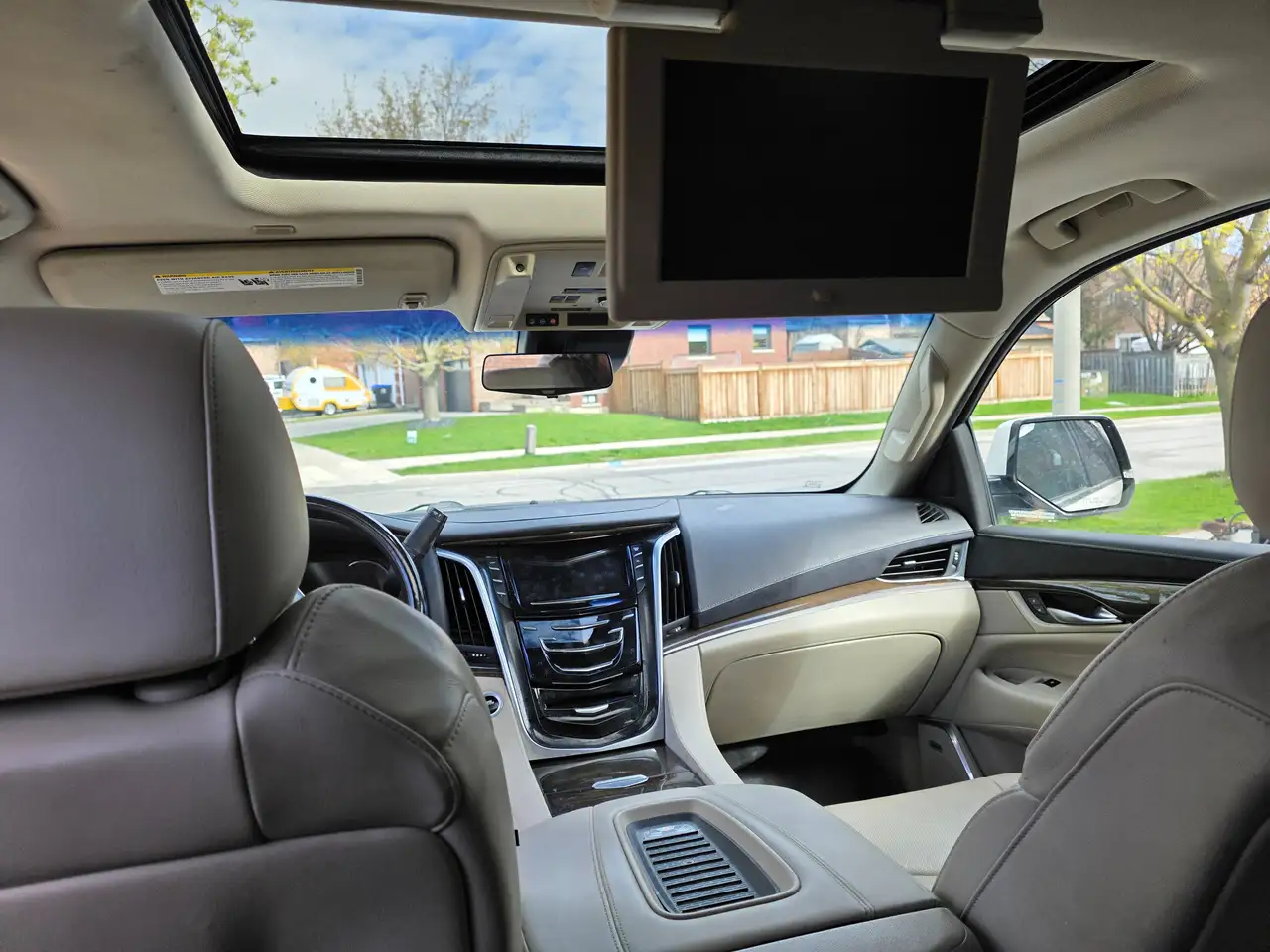 Cadillac Escalade снимка Cadillac Escalade