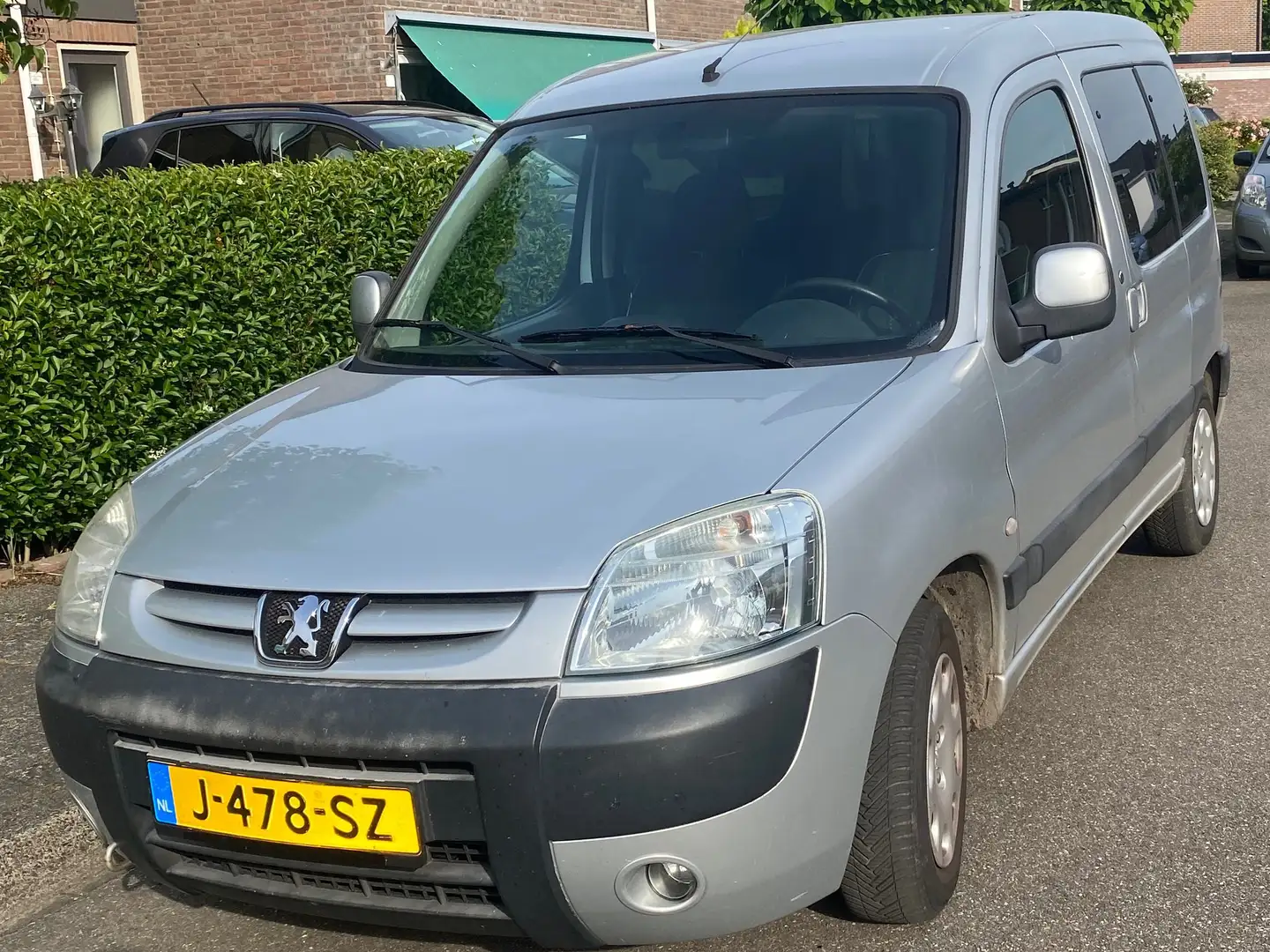 Peugeot Partner Ranch undefined Grijs - 2