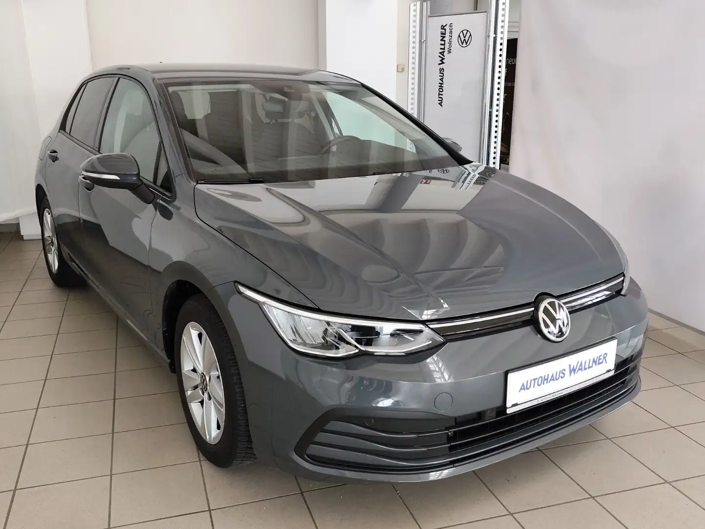 Volkswagen Golf VIII Lim. Life Grau - 2