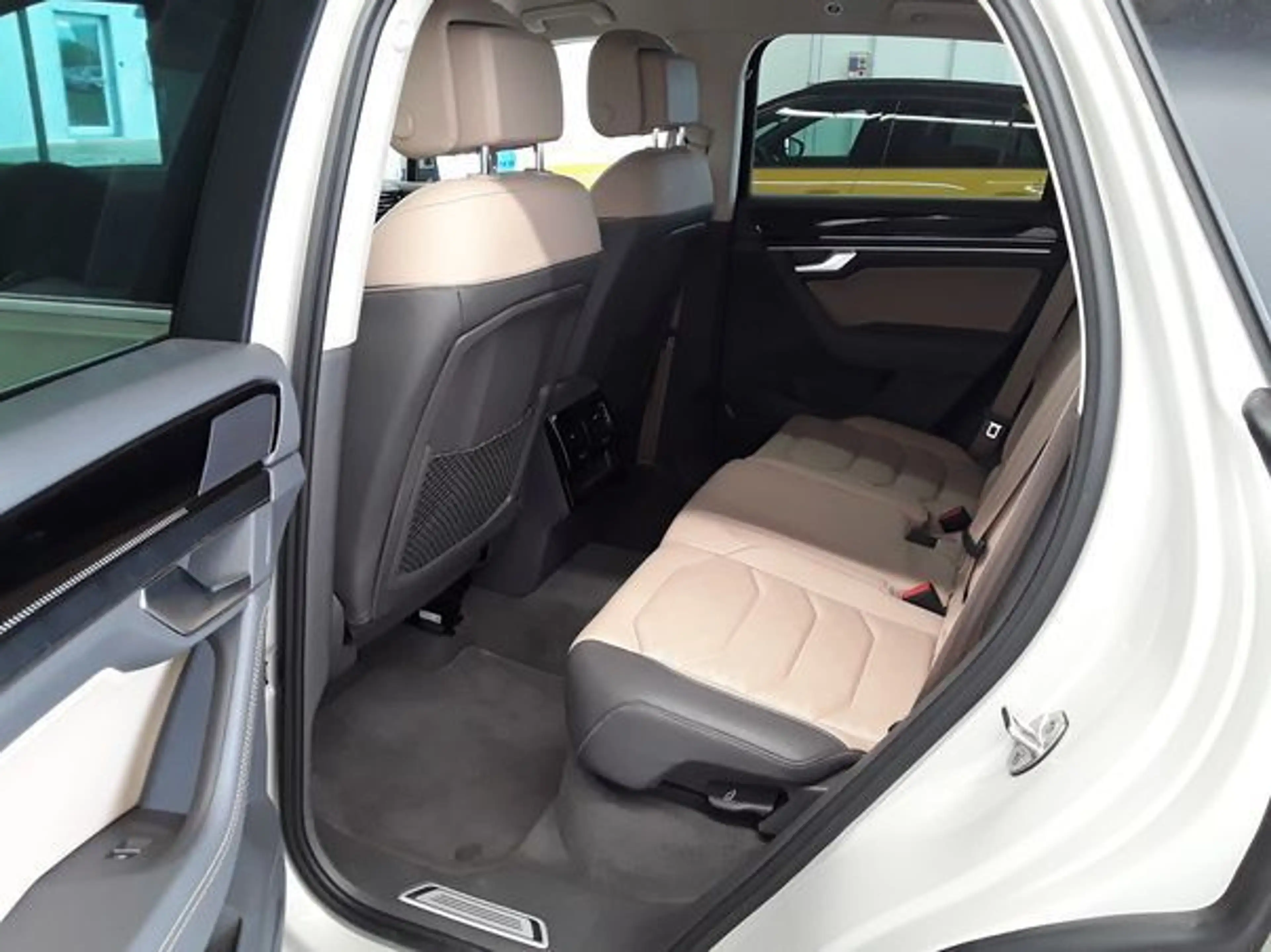 Volkswagen Touareg ELEGANCE 3.0TDI 231PS NP.107T — photo 7