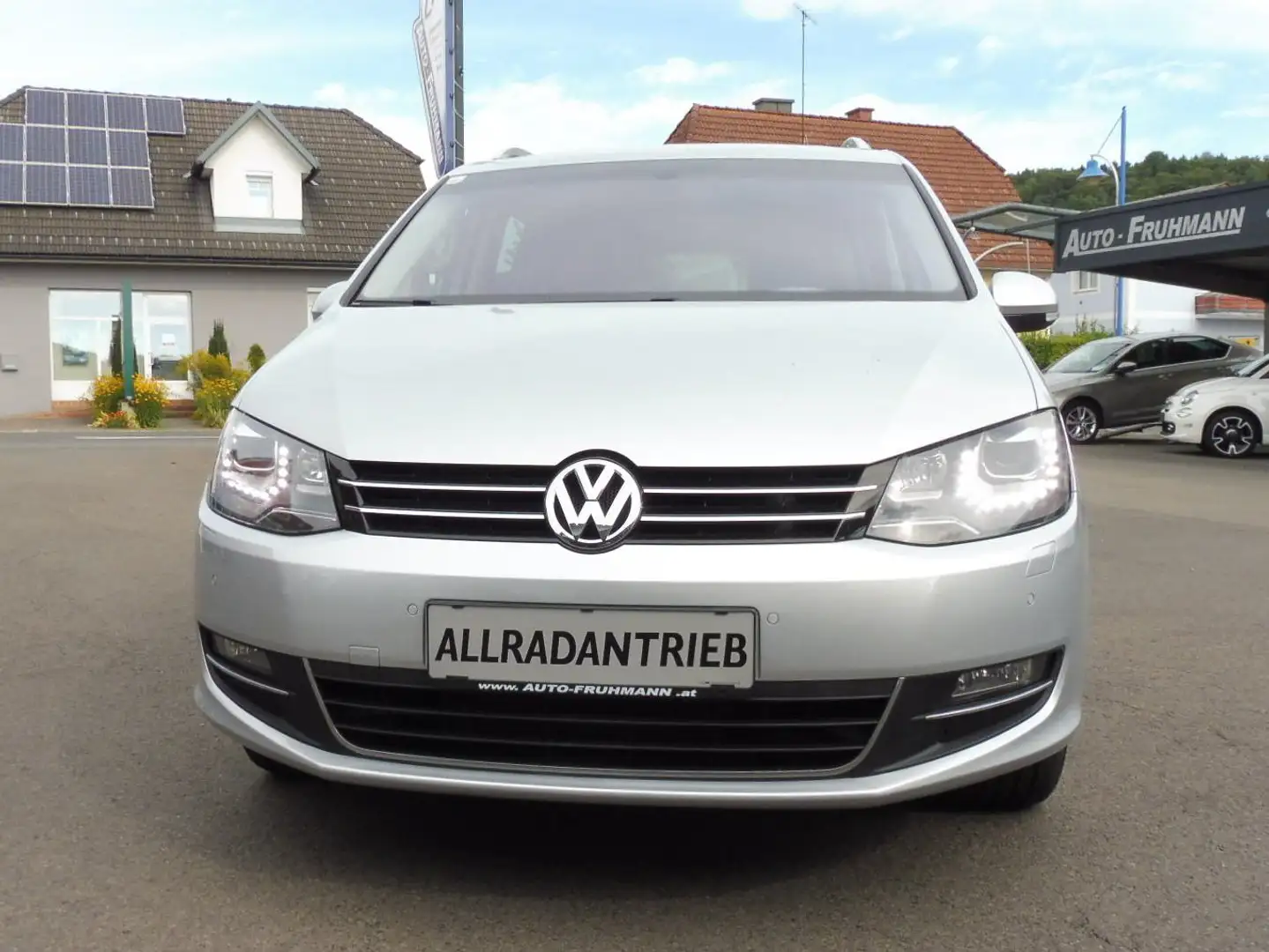 Volkswagen Sharan Sky BMT 2,0 TDI DPF 4Motion Grau - 2