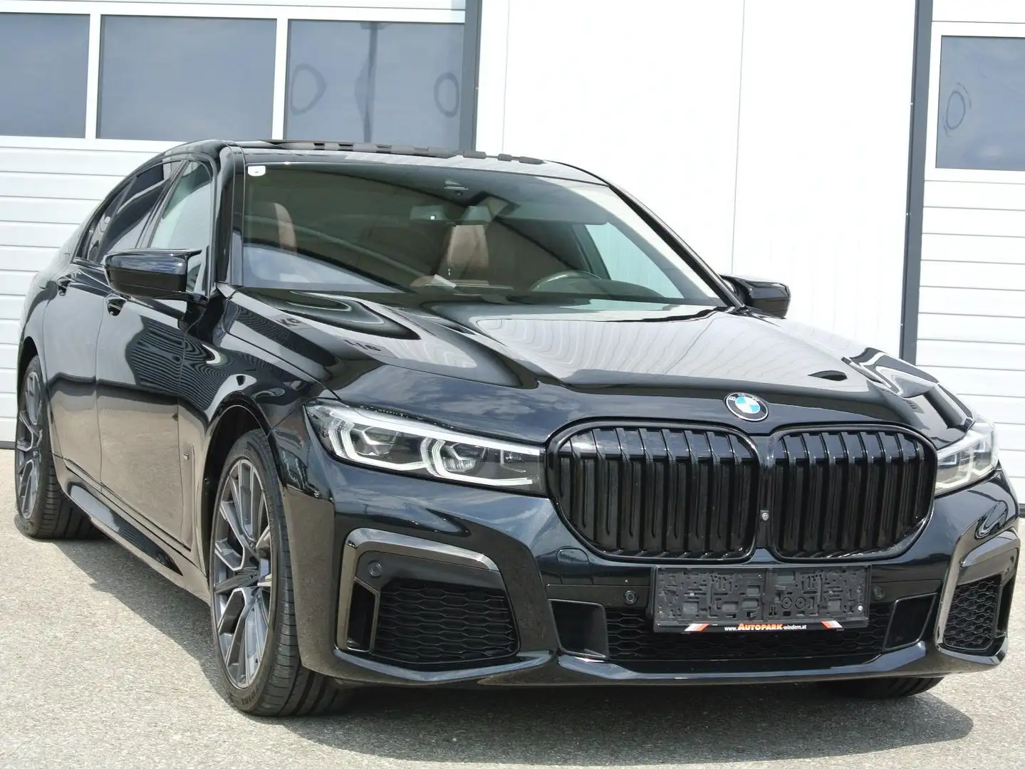 BMW 740 d xDrive Aut. ** M-Paket * LEDER * SD * HUD * Schwarz - 1