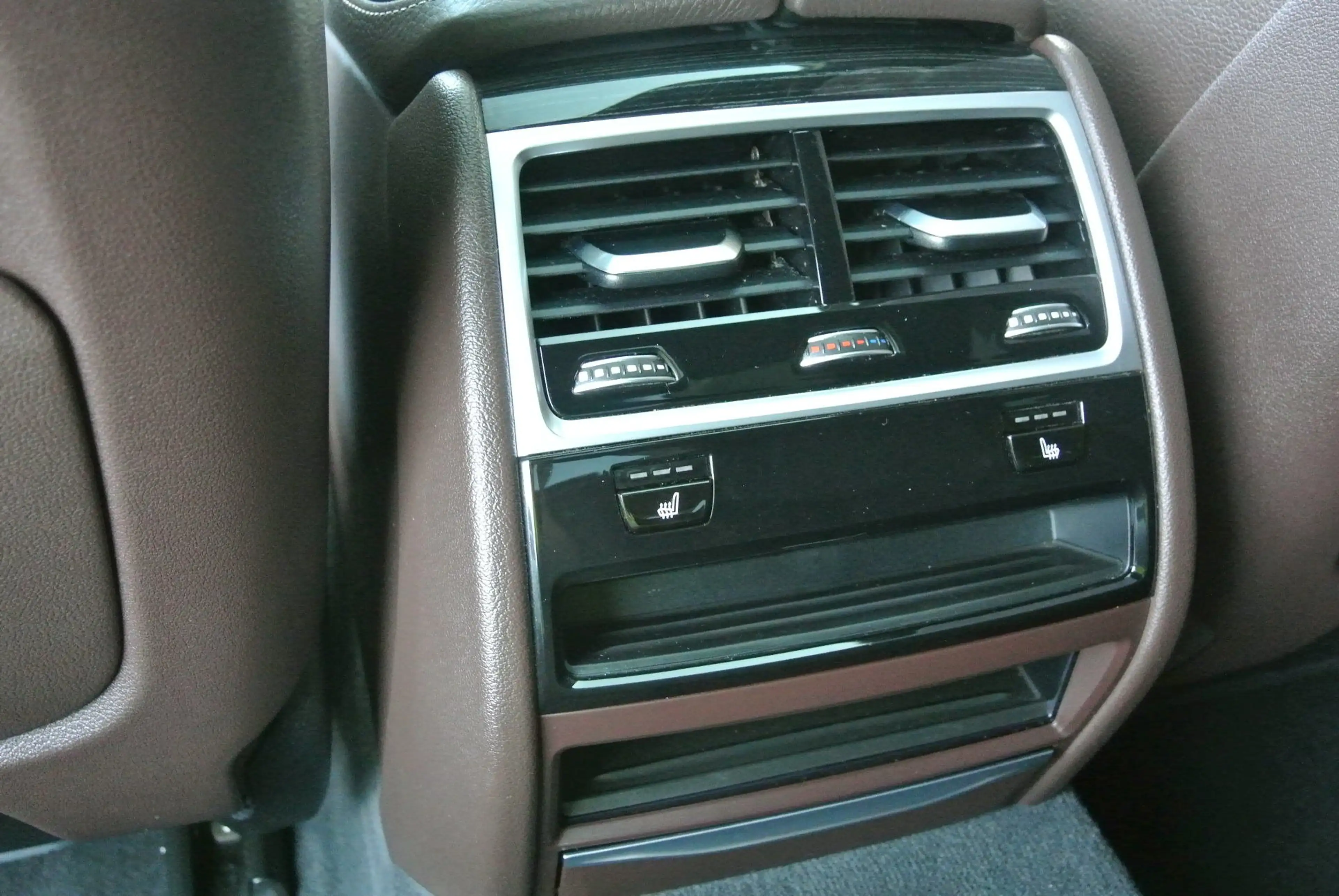 BMW 740 d xDrive Aut. ** M-Paket * LEDER * SD * HUD * — photo 8