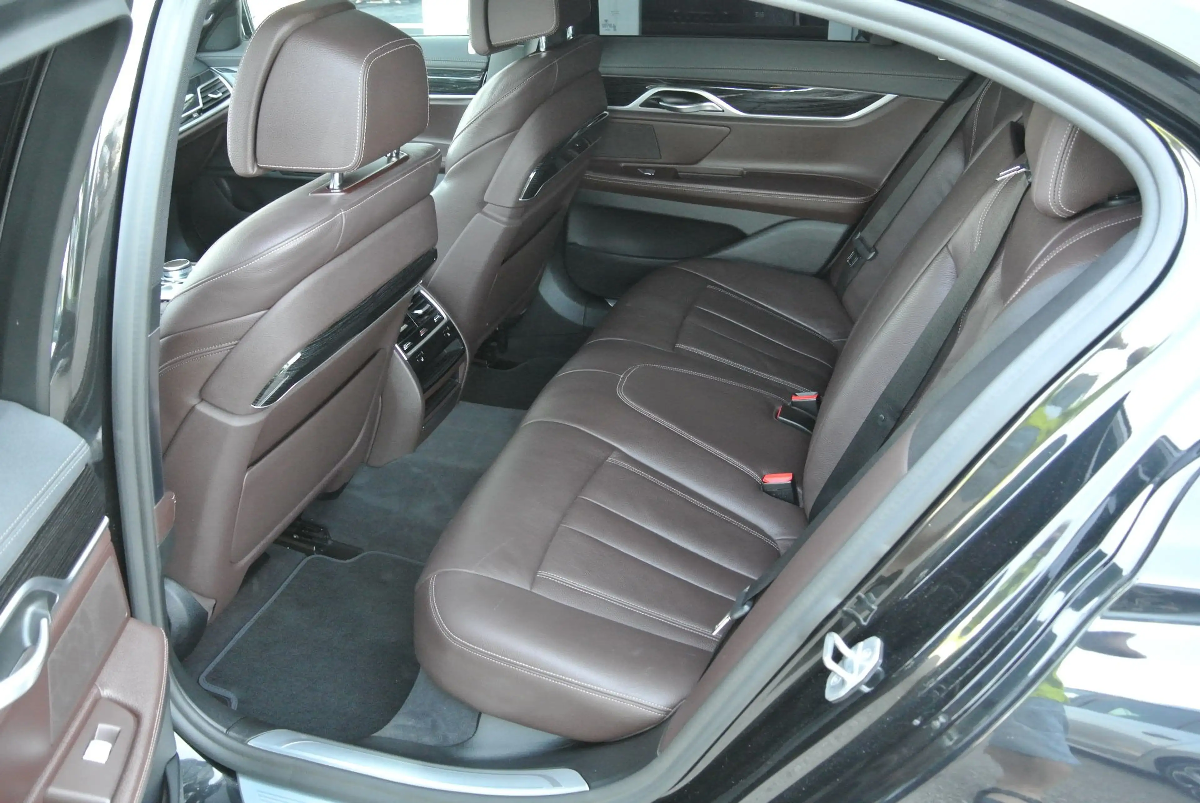 BMW 740 d xDrive Aut. ** M-Paket * LEDER * SD * HUD * — photo 7