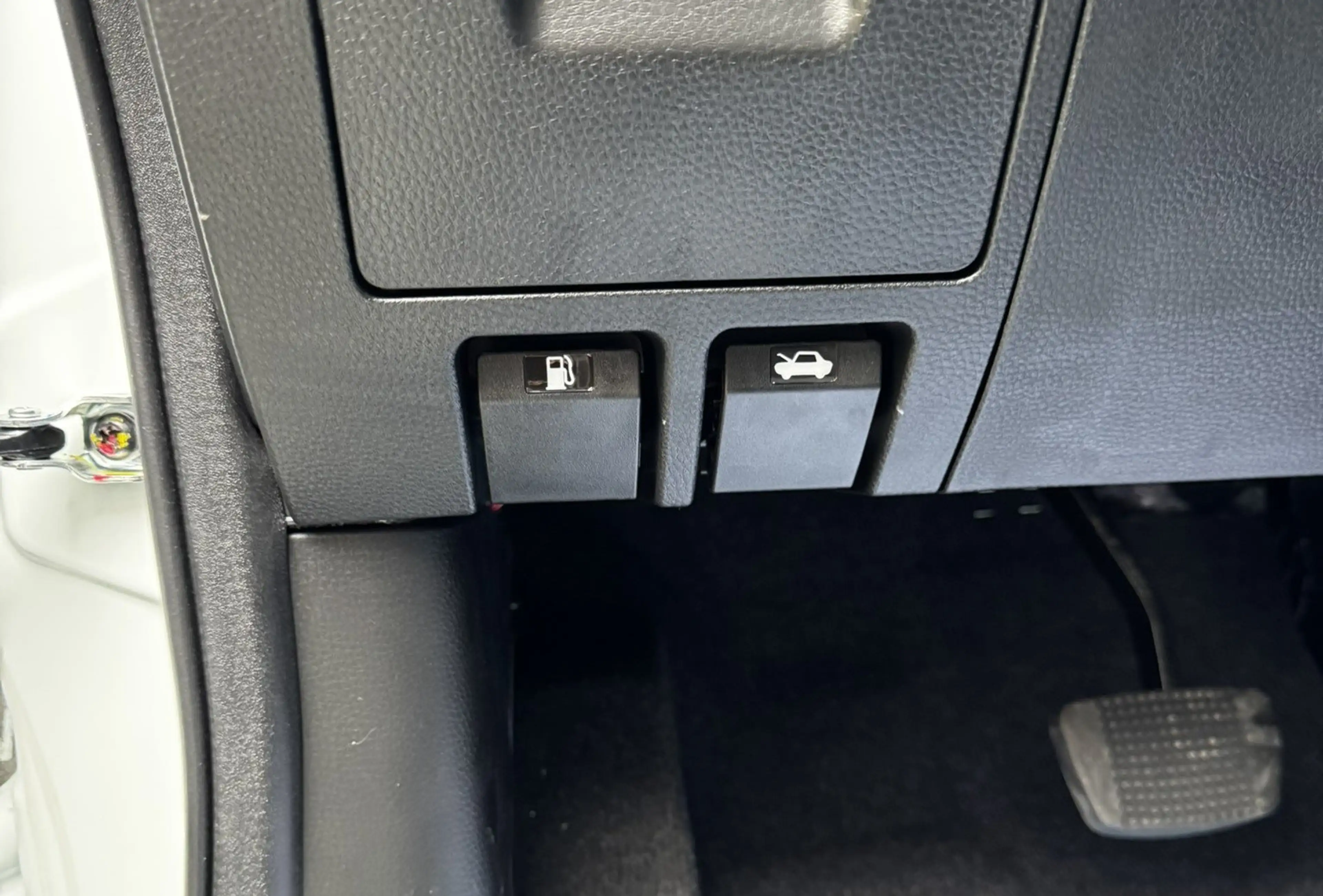 Isuzu D-Max Space Cab 4WD LS Rough Terrain Mode — photo 15
