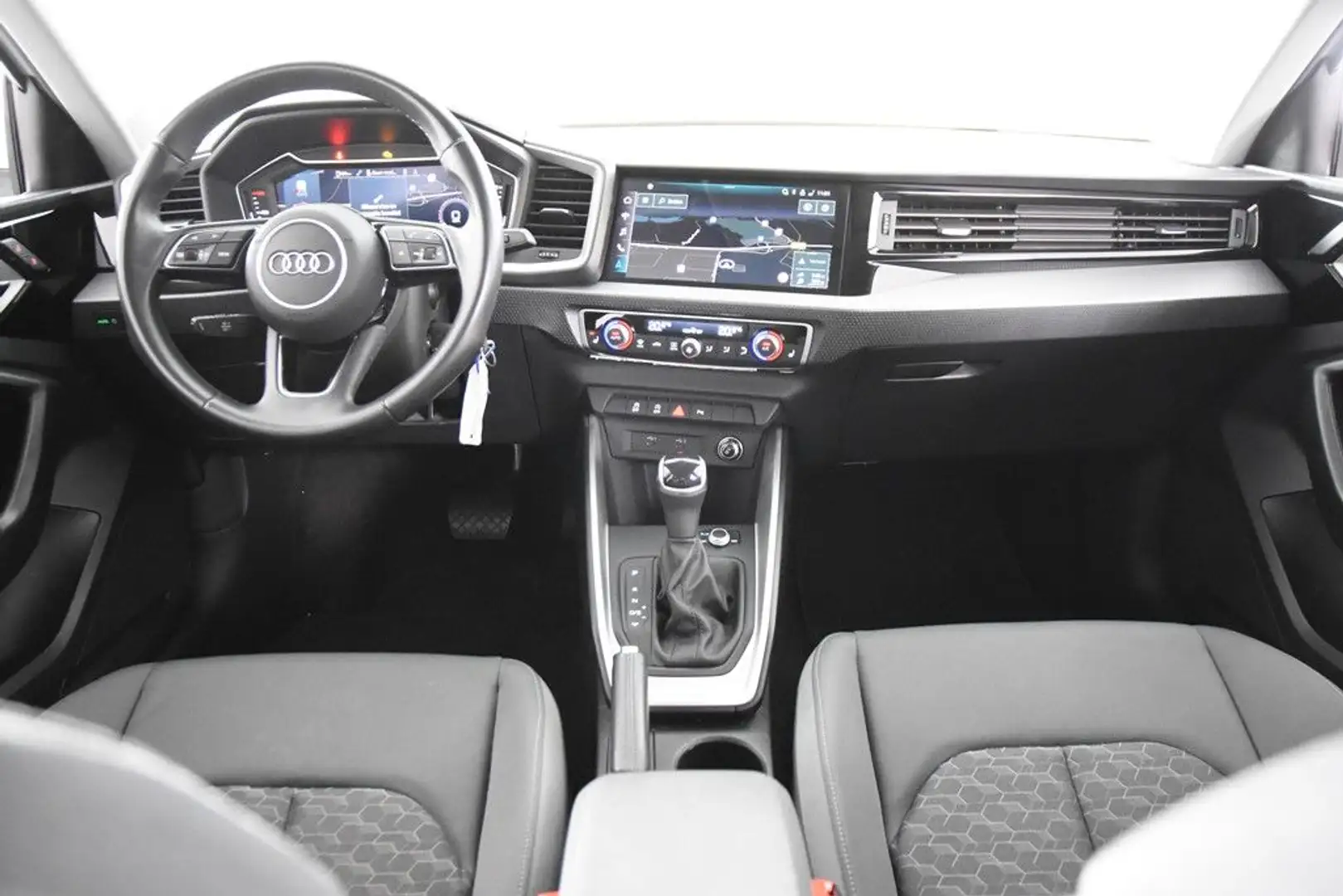 Audi A1 30 TFSI S-line Sportback *1.Hand*Navi* Weiß - 2