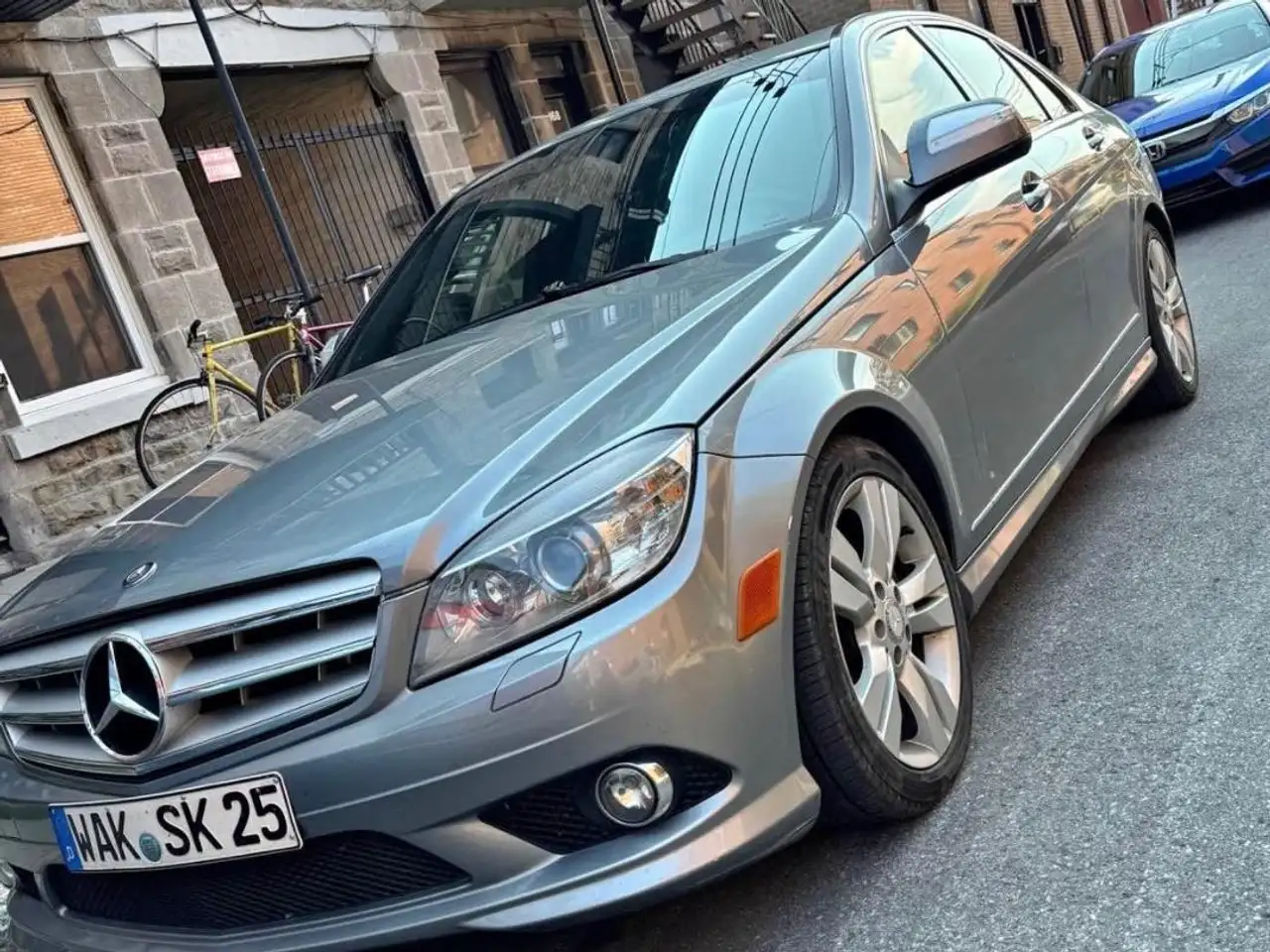 Mercedes-Benz C-Class снимка Mercedes-Benz C-Class