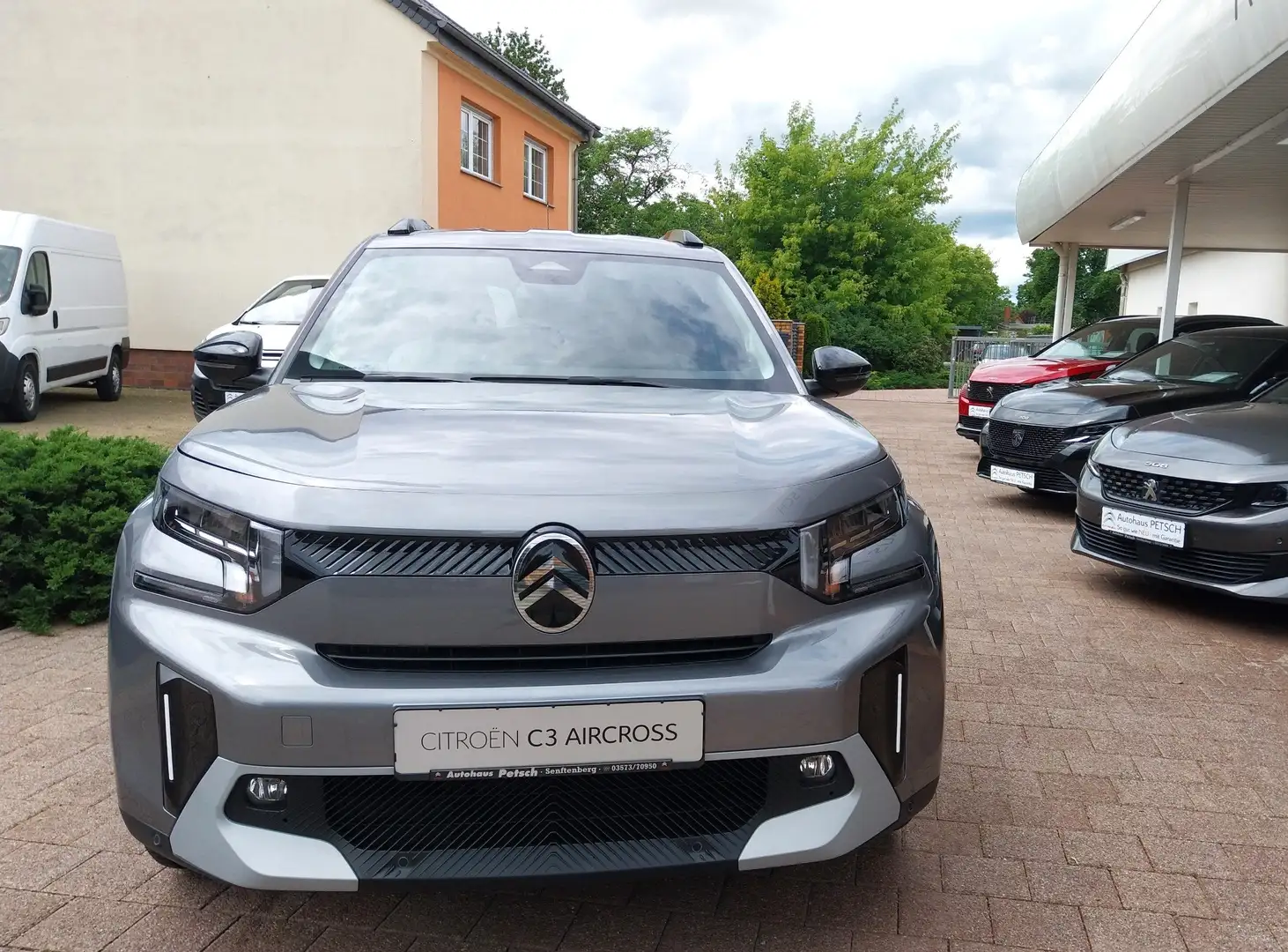 Citroen C3 Aircross Hybrid 145 MAX *WINTERPAKET, NAVI* Grau - 2