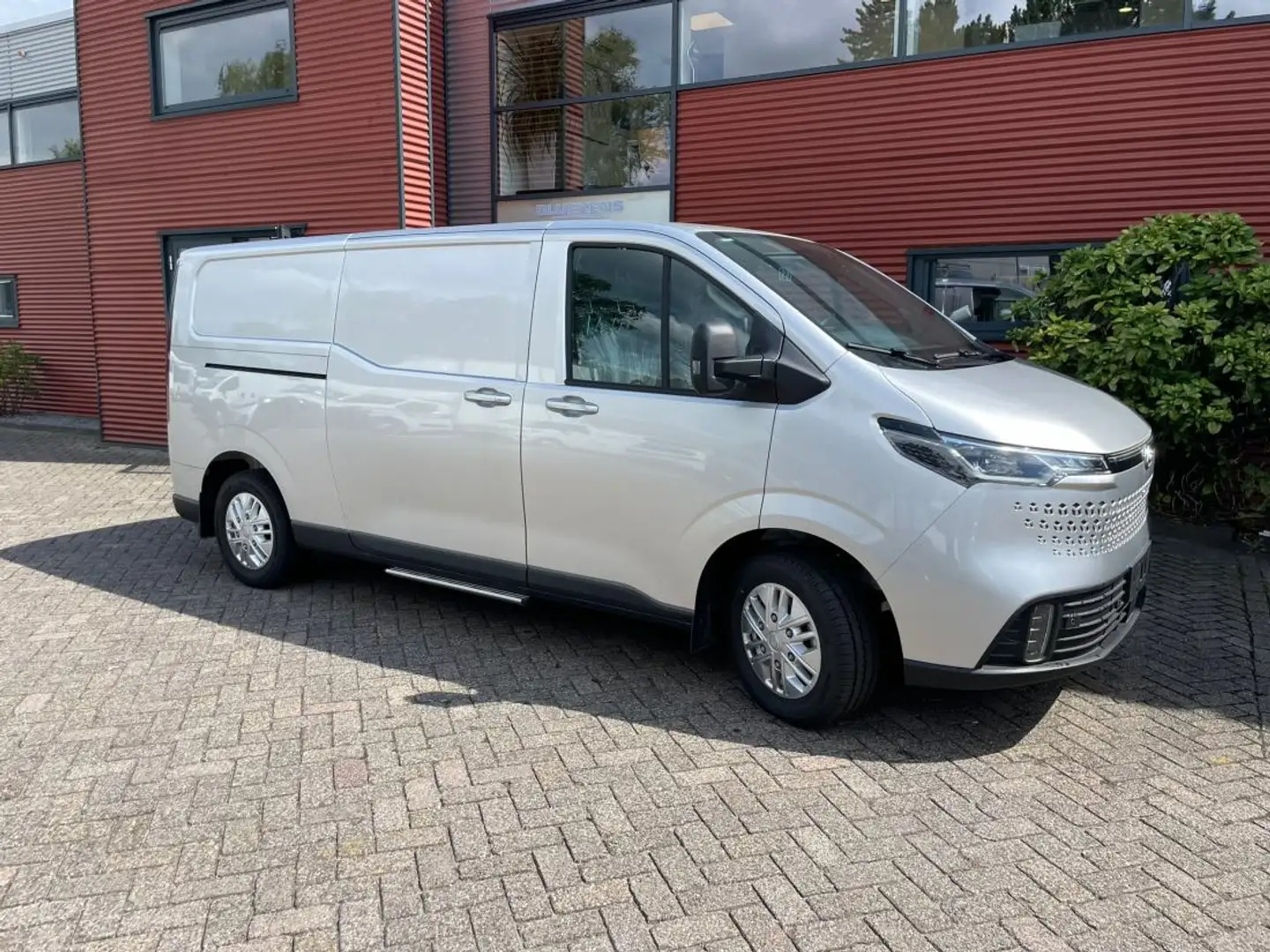 Maxus eDeliver 7 Craftman L2H1 88kWh Zilver - 1