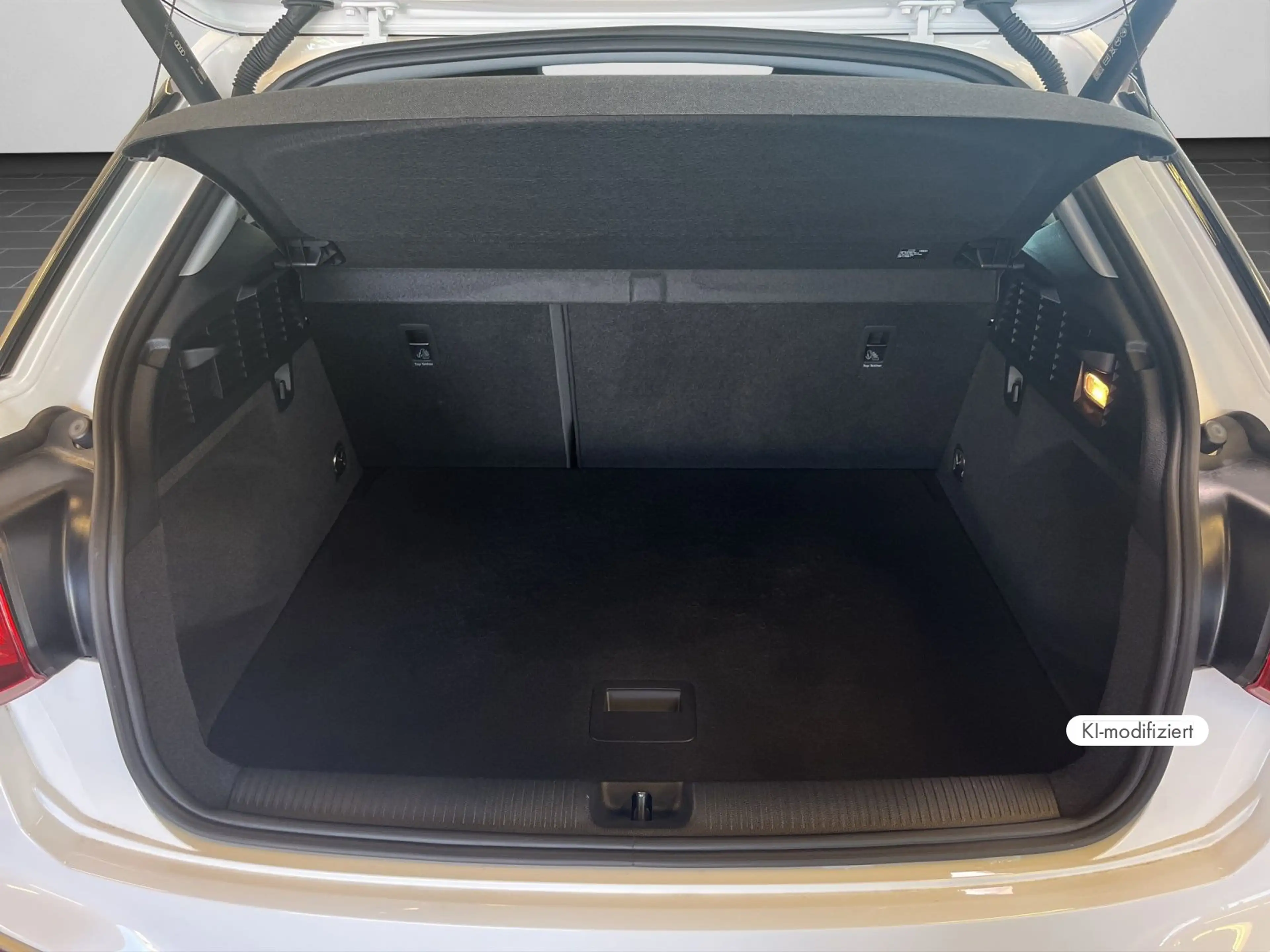 Audi Q2 advanced 35 TFSI *Smartphone IF*Kamera*PDC* — photo 15