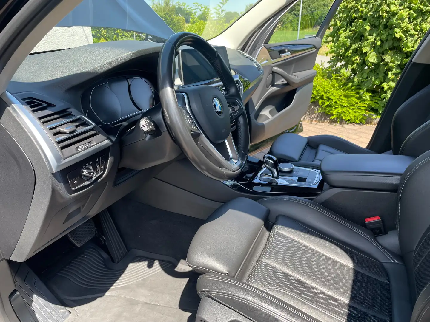 BMW X3 xDrive 20d AHK Sportsitze Negro - 2