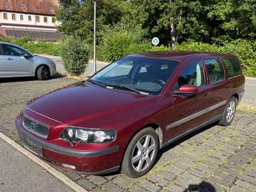 Premium D5 AWD Automa./AHK/Leder/Tüv 12.26