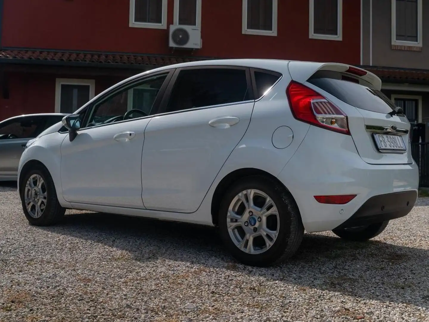 Ford Fiesta Fiesta VI 2015 5p 1.5 tdci Titanium 75cv E6 Blanc - 2