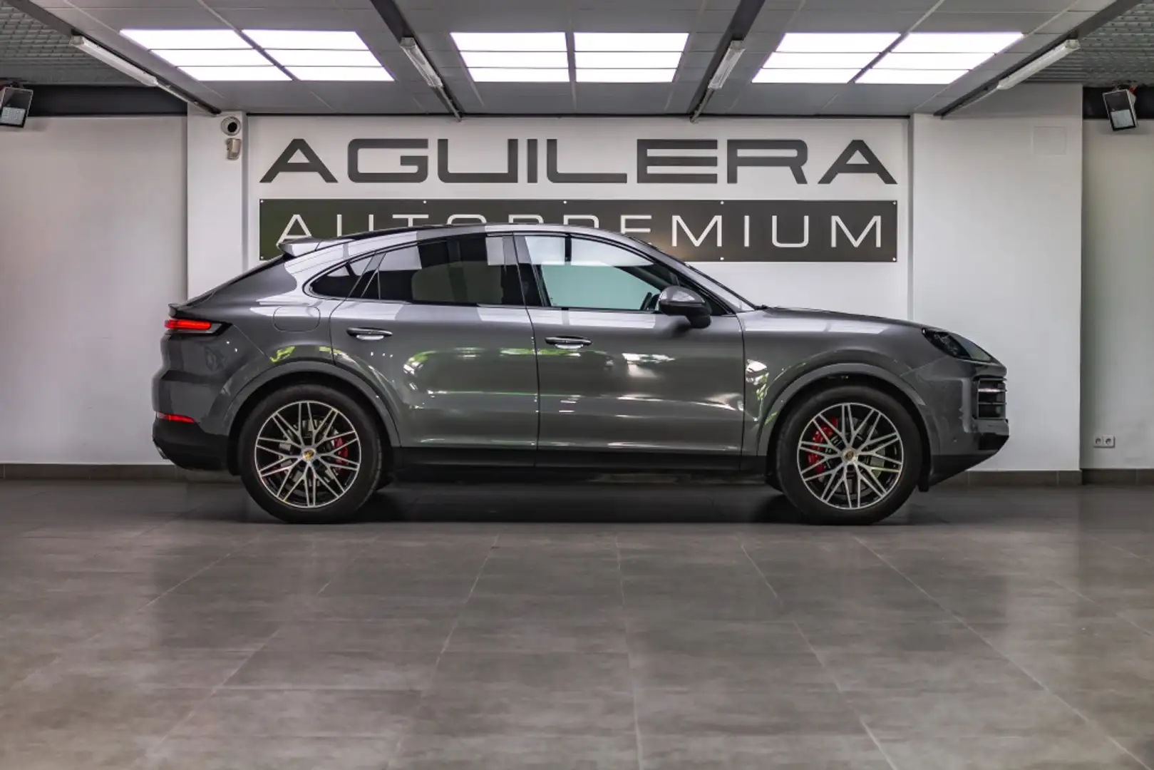 Porsche Cayenne Coupé S E-Hybrid Aut. Gris - 2