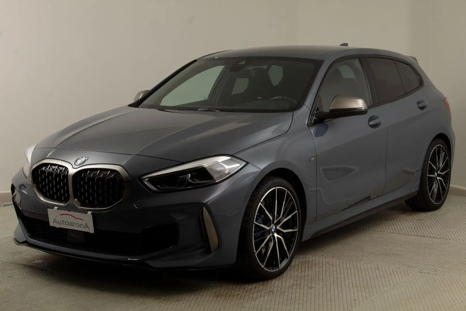 BMW M1 i xDrive Grigio - 1