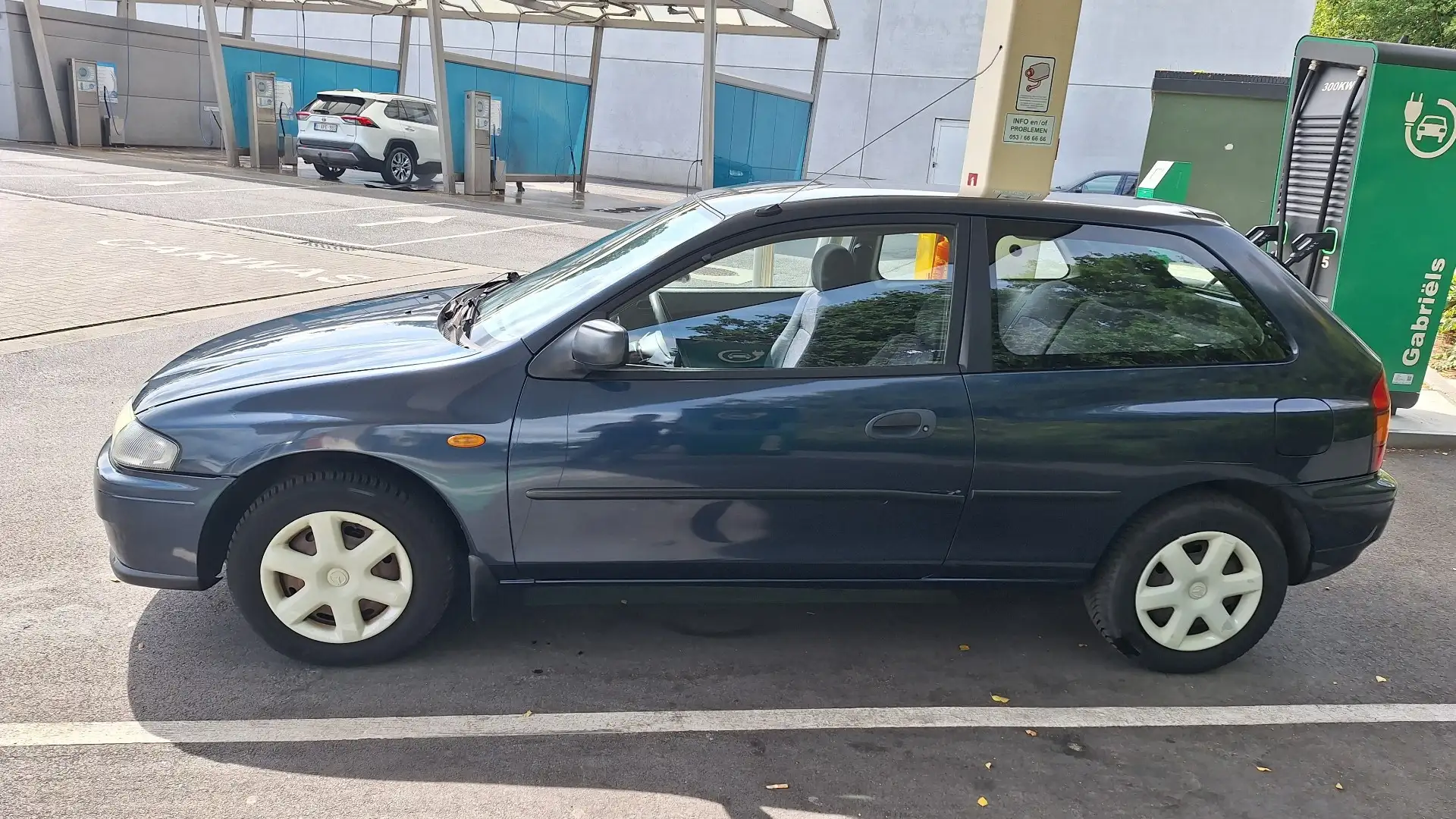Mazda 323 C 1.5 Comfort - 2
