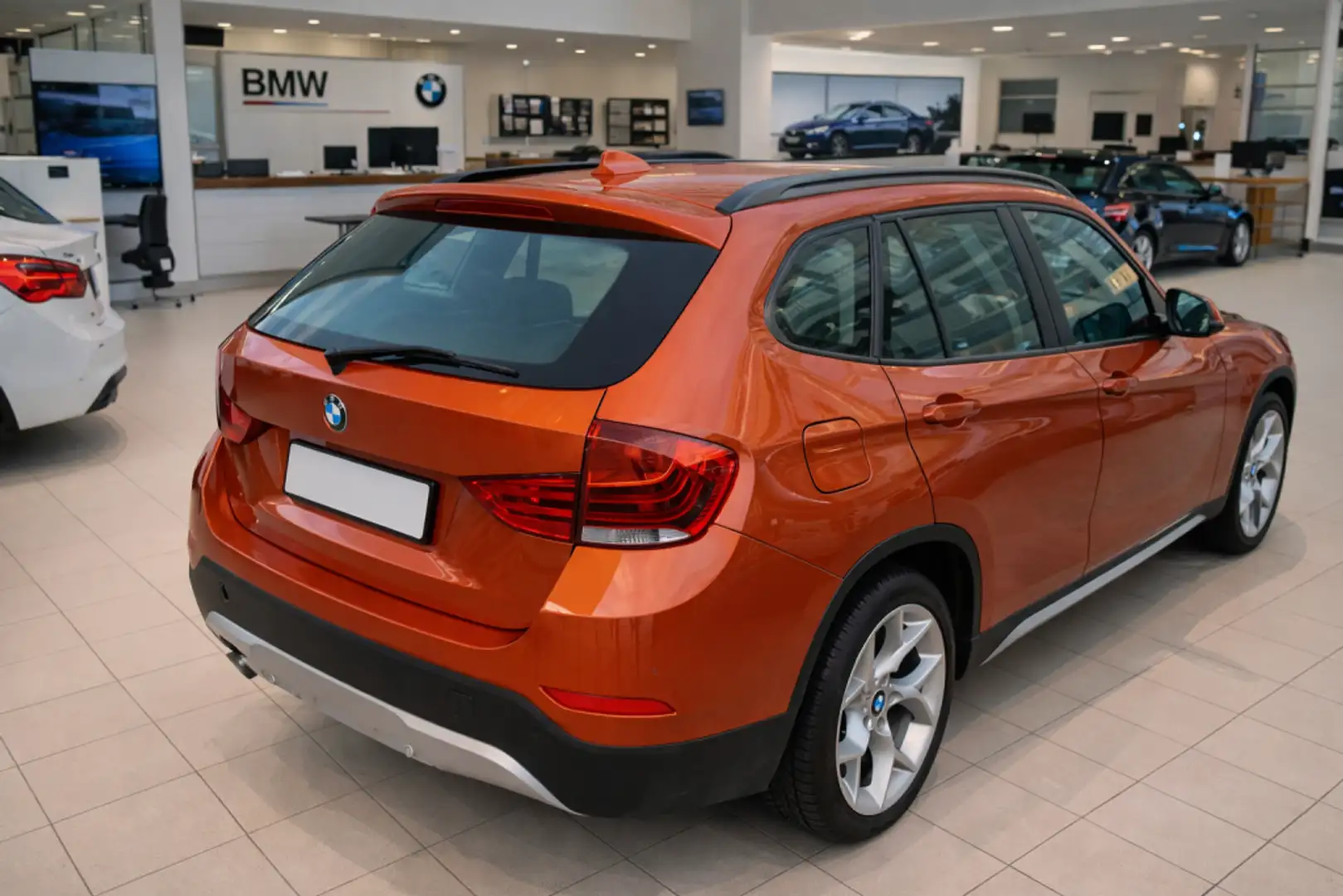 BMW X1 sDrive 18dA Naranja - 2
