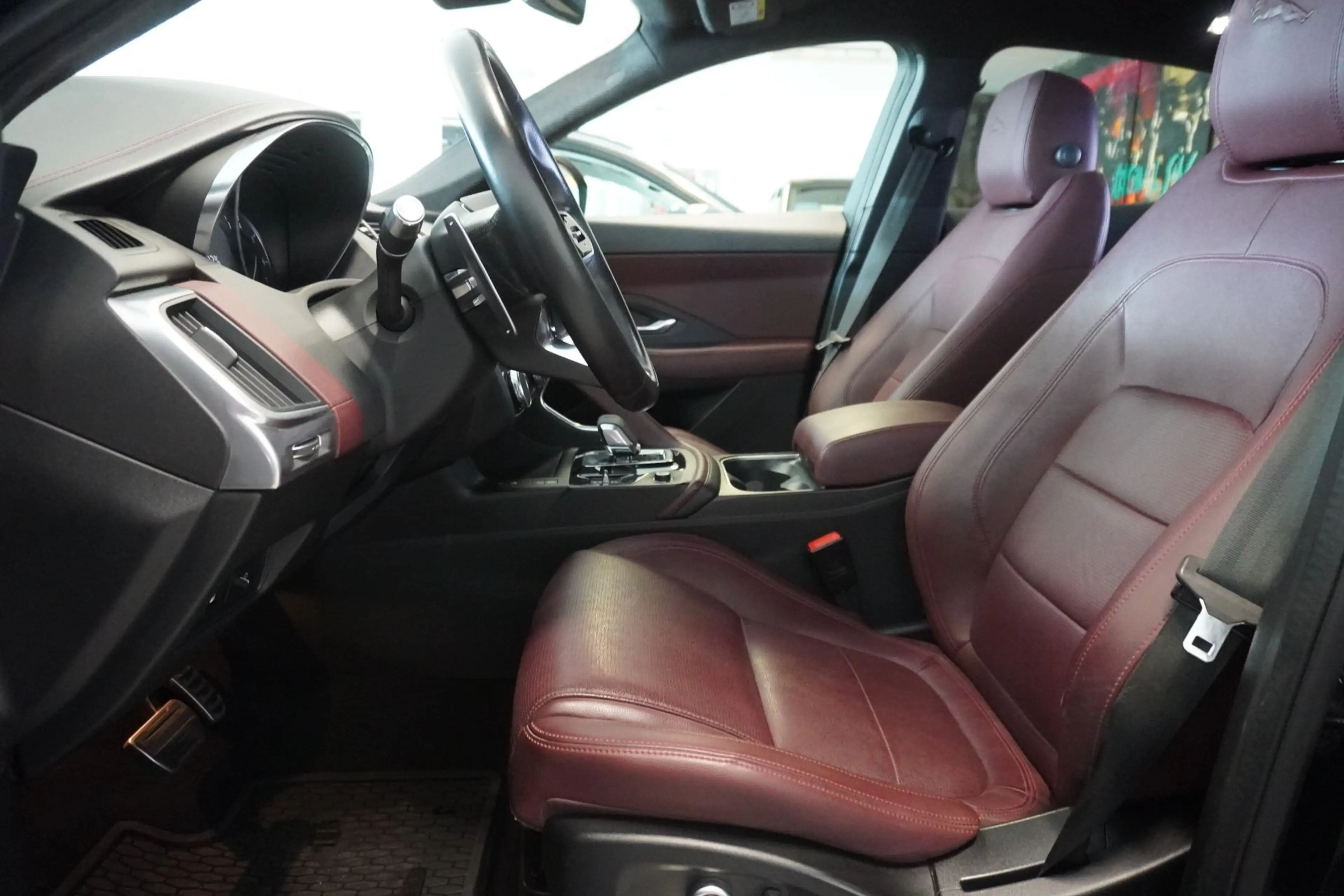 Jaguar E-Pace P300e R-Dynamic S AWD PHEF Aut. LED/Kamera/Navi — photo 8