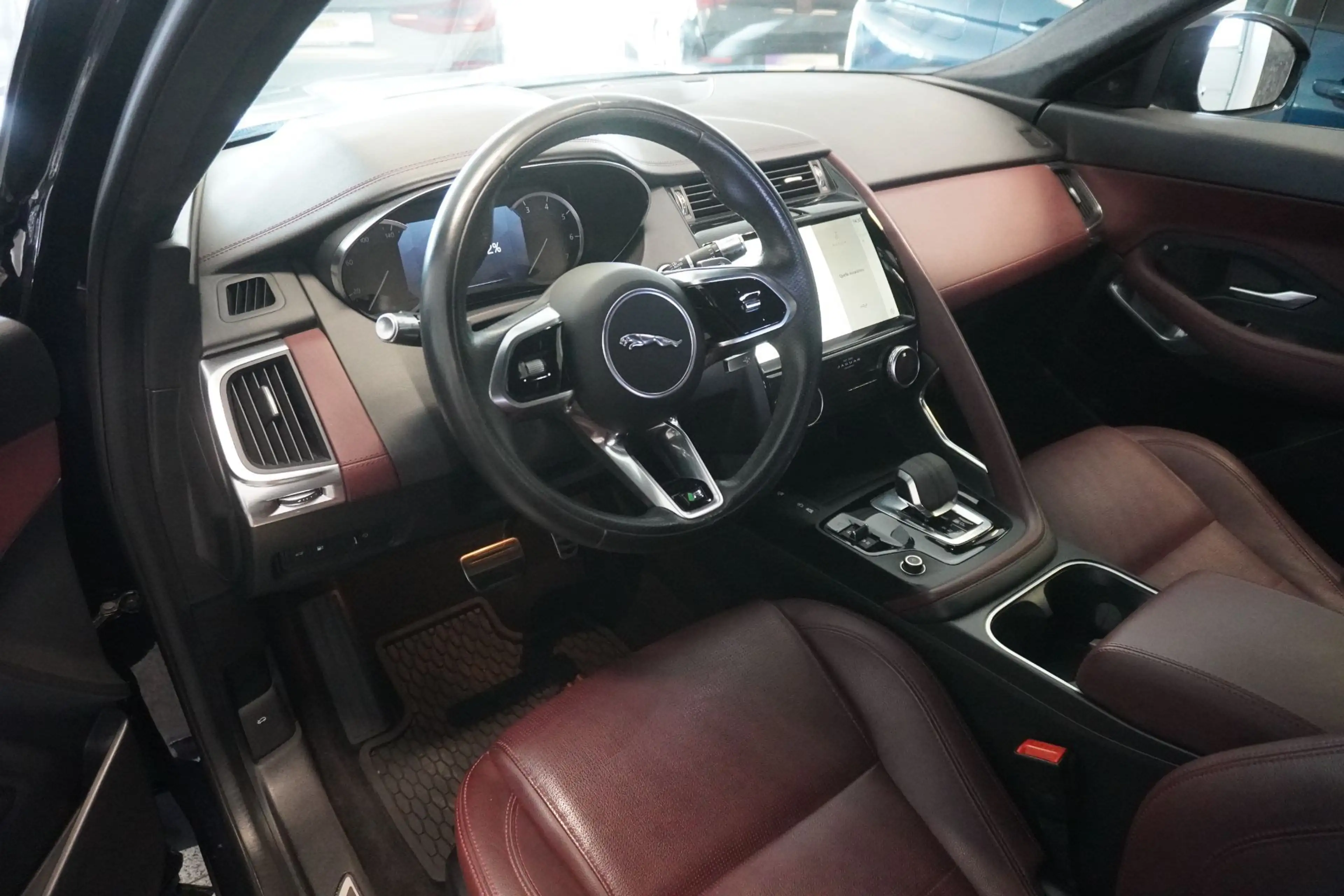 Jaguar E-Pace P300e R-Dynamic S AWD PHEF Aut. LED/Kamera/Navi — photo 7