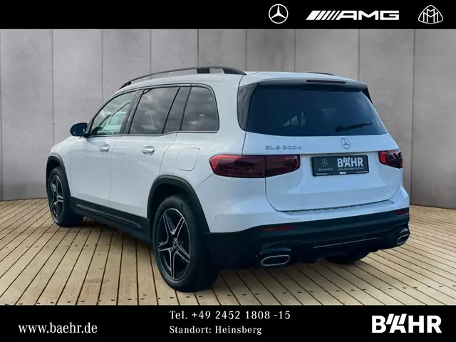 Mercedes-Benz GLB view 3