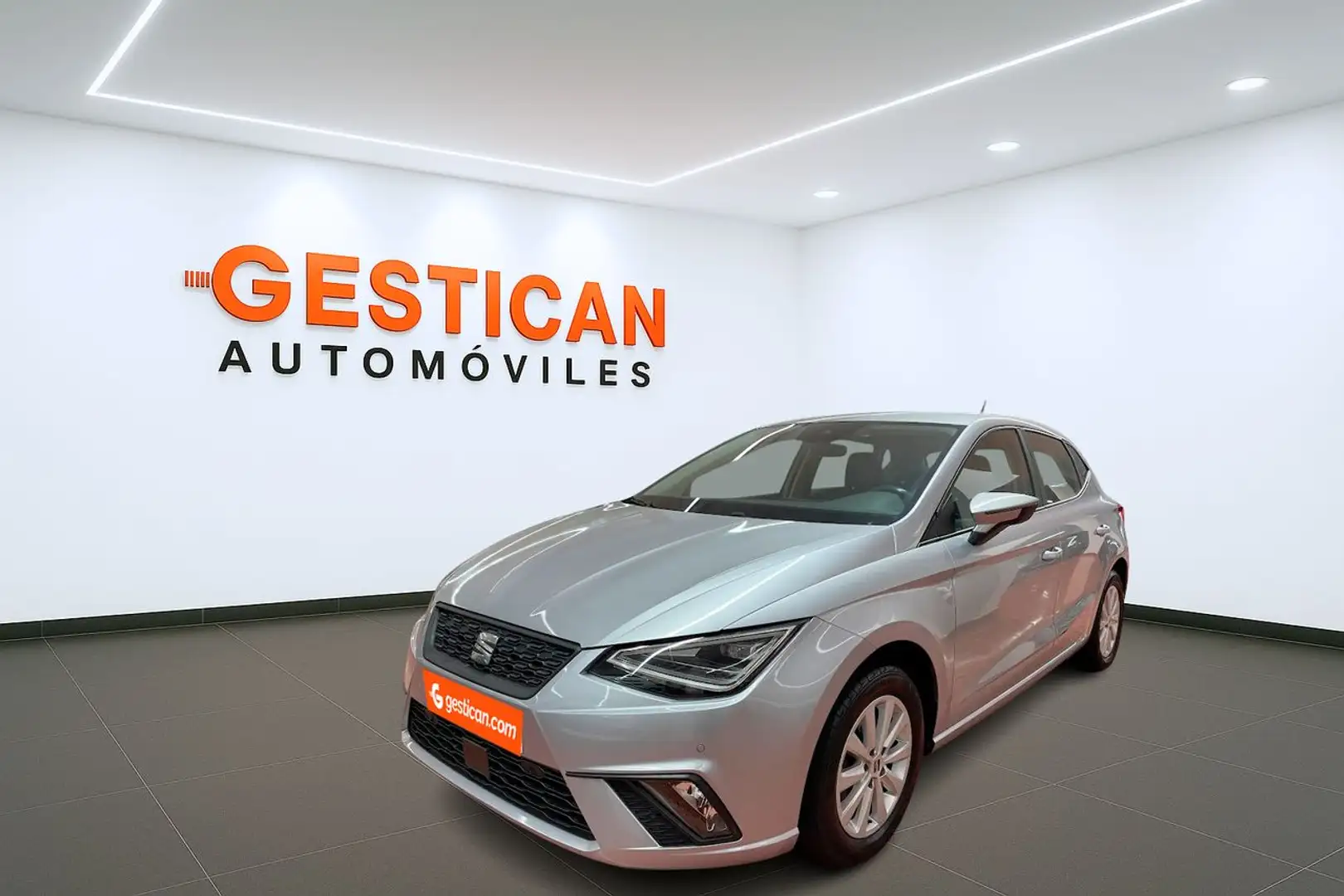SEAT Ibiza 1.0 TSI S&S Style 110 Plateado - 1