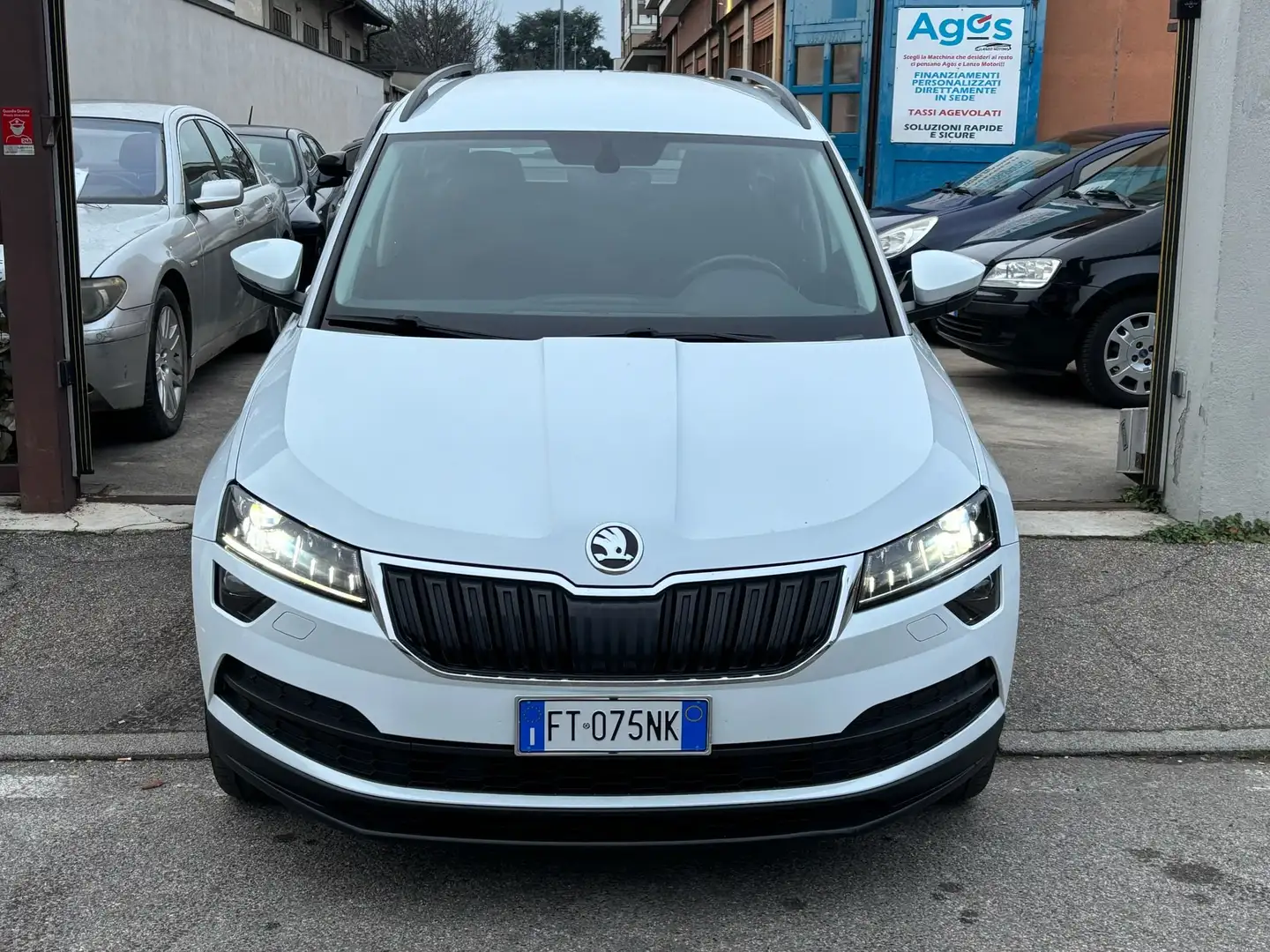 Skoda Karoq 2.0*EXECUTIVE*4X4*MANUALE* Weiß - 2