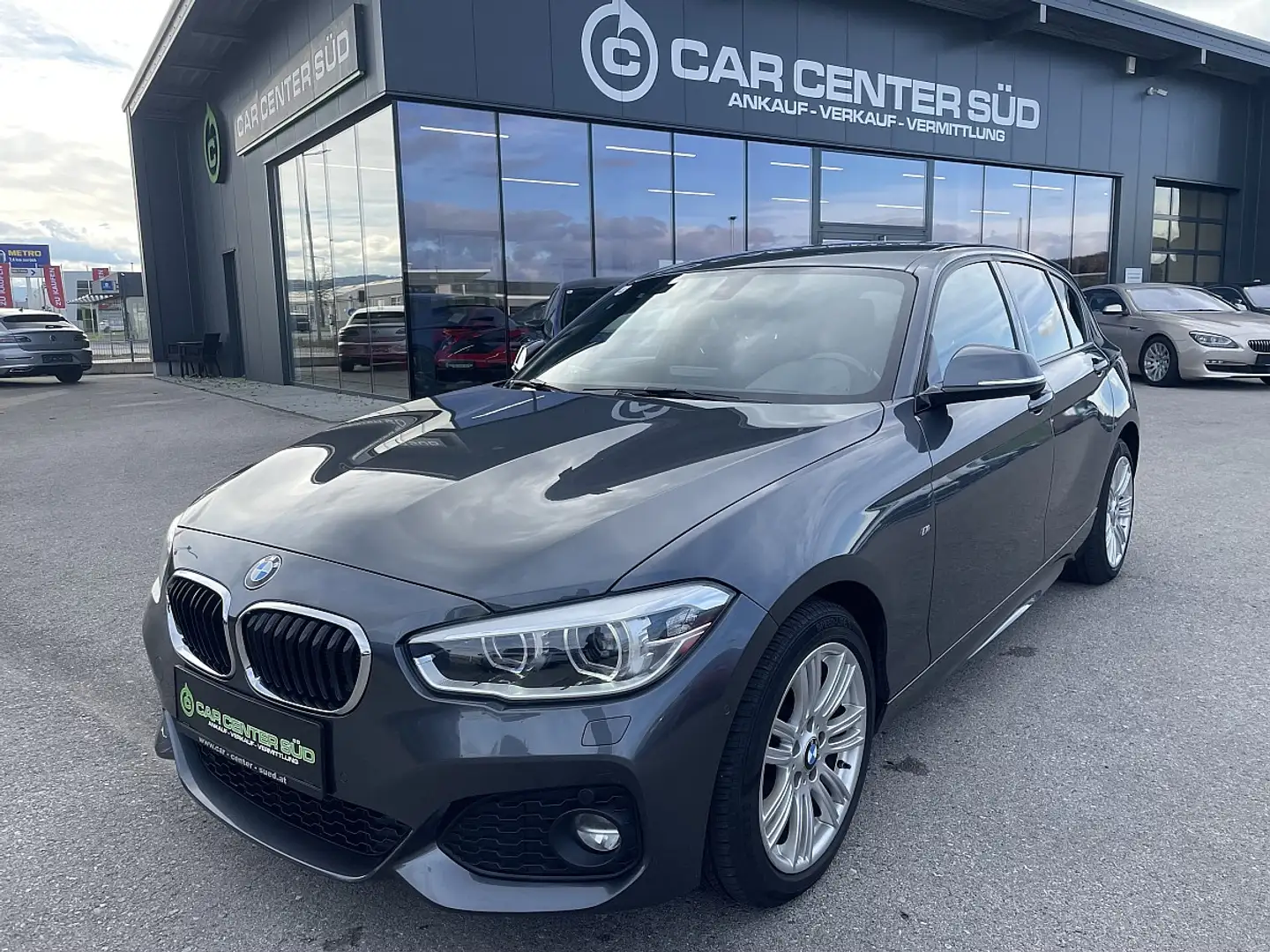 BMW 118 i M Sport Grau - 1