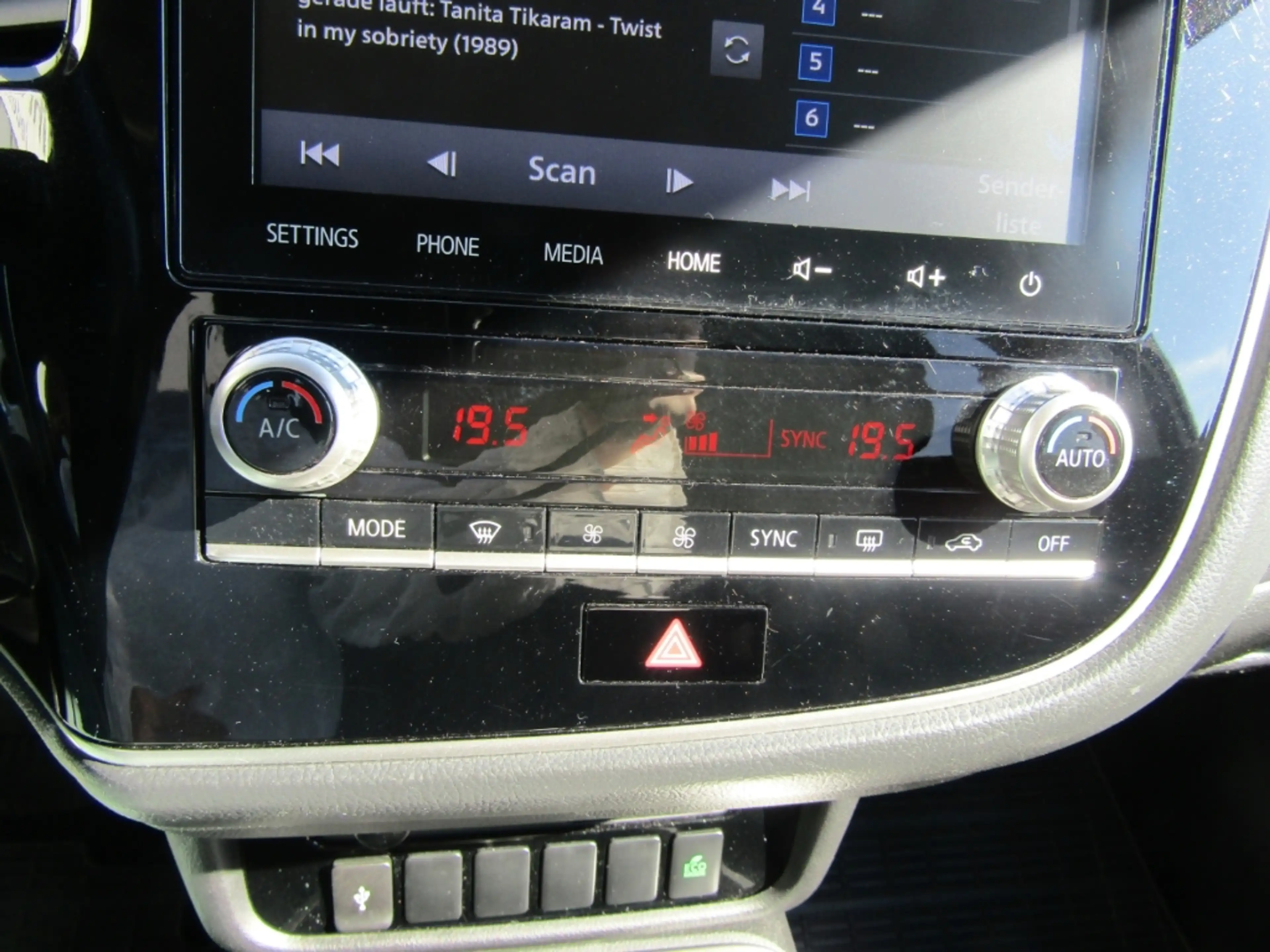 Mitsubishi Outlander PHEV Basis 4WD SHZ KAMERA TEMPOMAT — photo 11