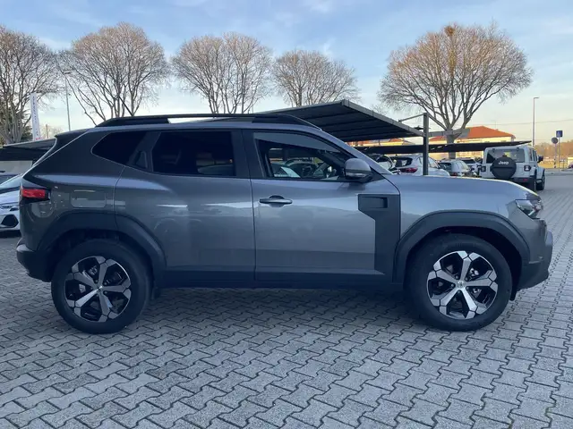 Dacia Duster view 4