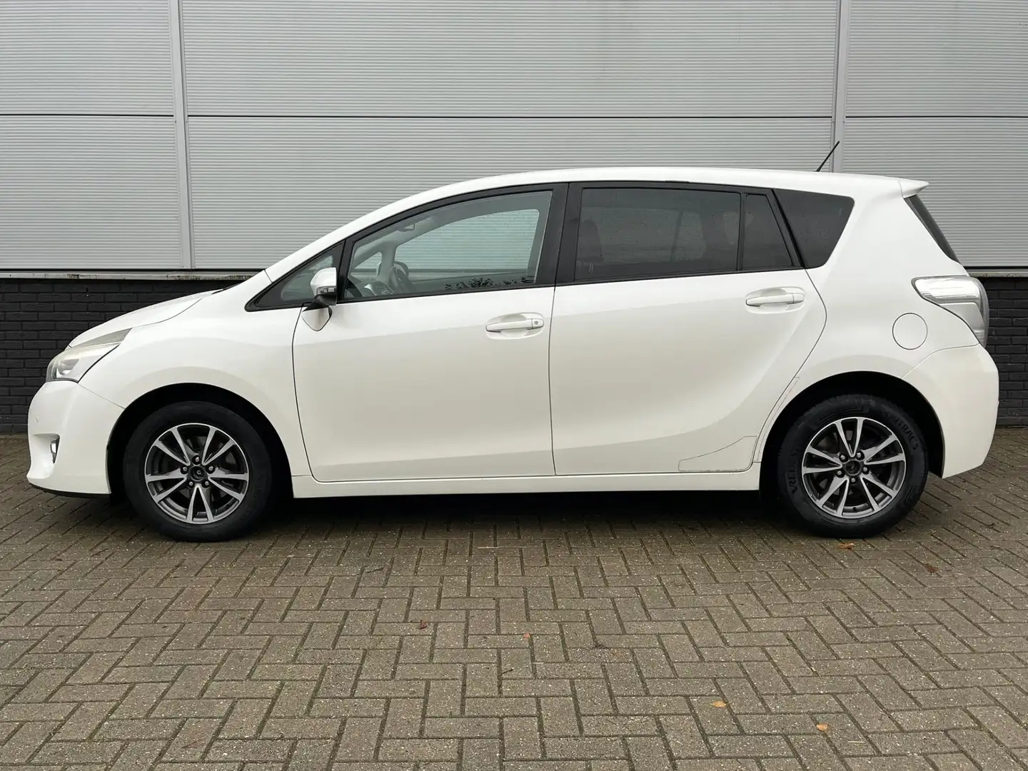 Toyota Verso 1.8 VVT-i 7-zits - clima - trekhaak - bluetooth - Wit - 2