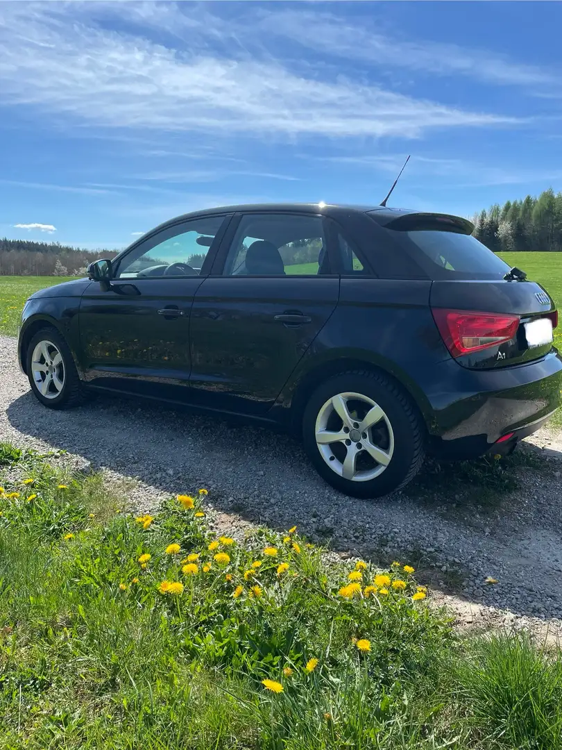 Audi A1 1.2 TFSI Sportback Attraction - 2