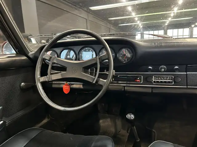 Porsche 911 view 20