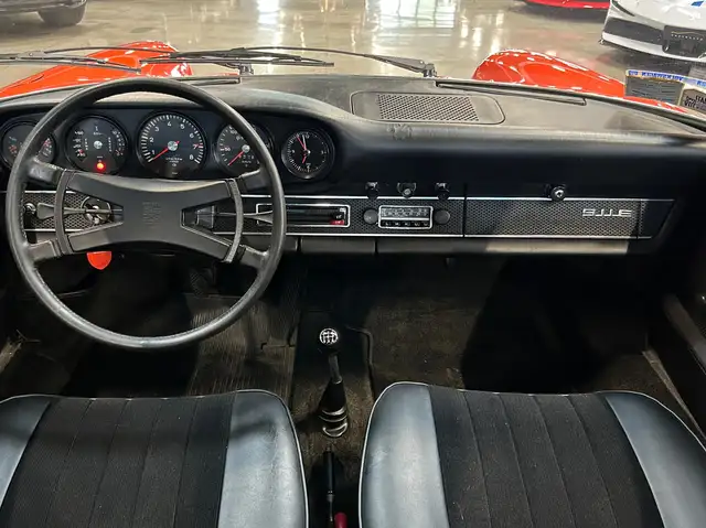 Porsche 911 view 19