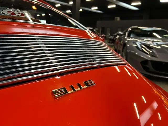 Porsche 911 view 25