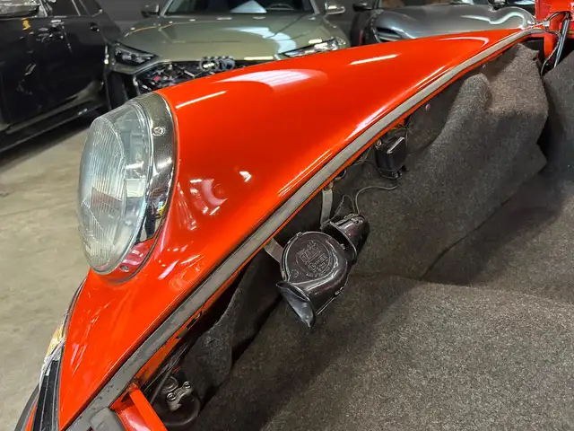 Porsche 911 view 27