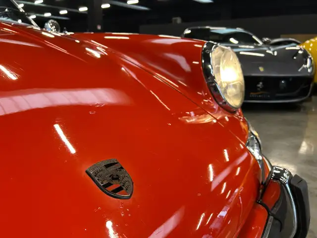 Porsche 911 view 29