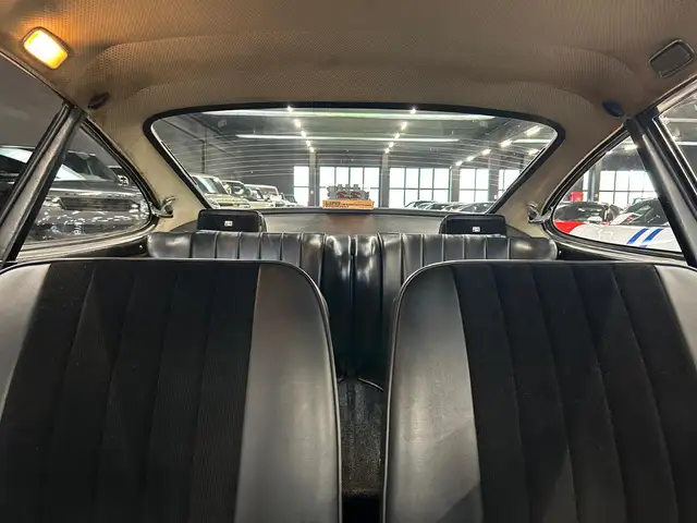 Porsche 911 view 23