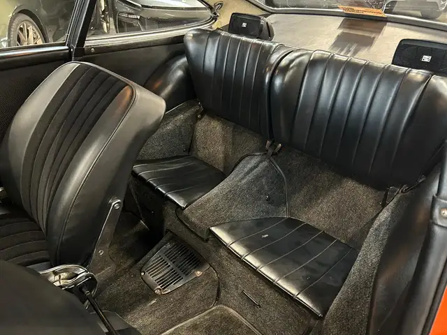 Porsche 911 view 12