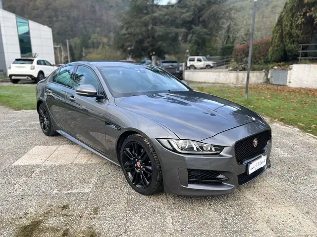 Jaguar XE (X760) 2.0 D 180 CV aut. R-Sport