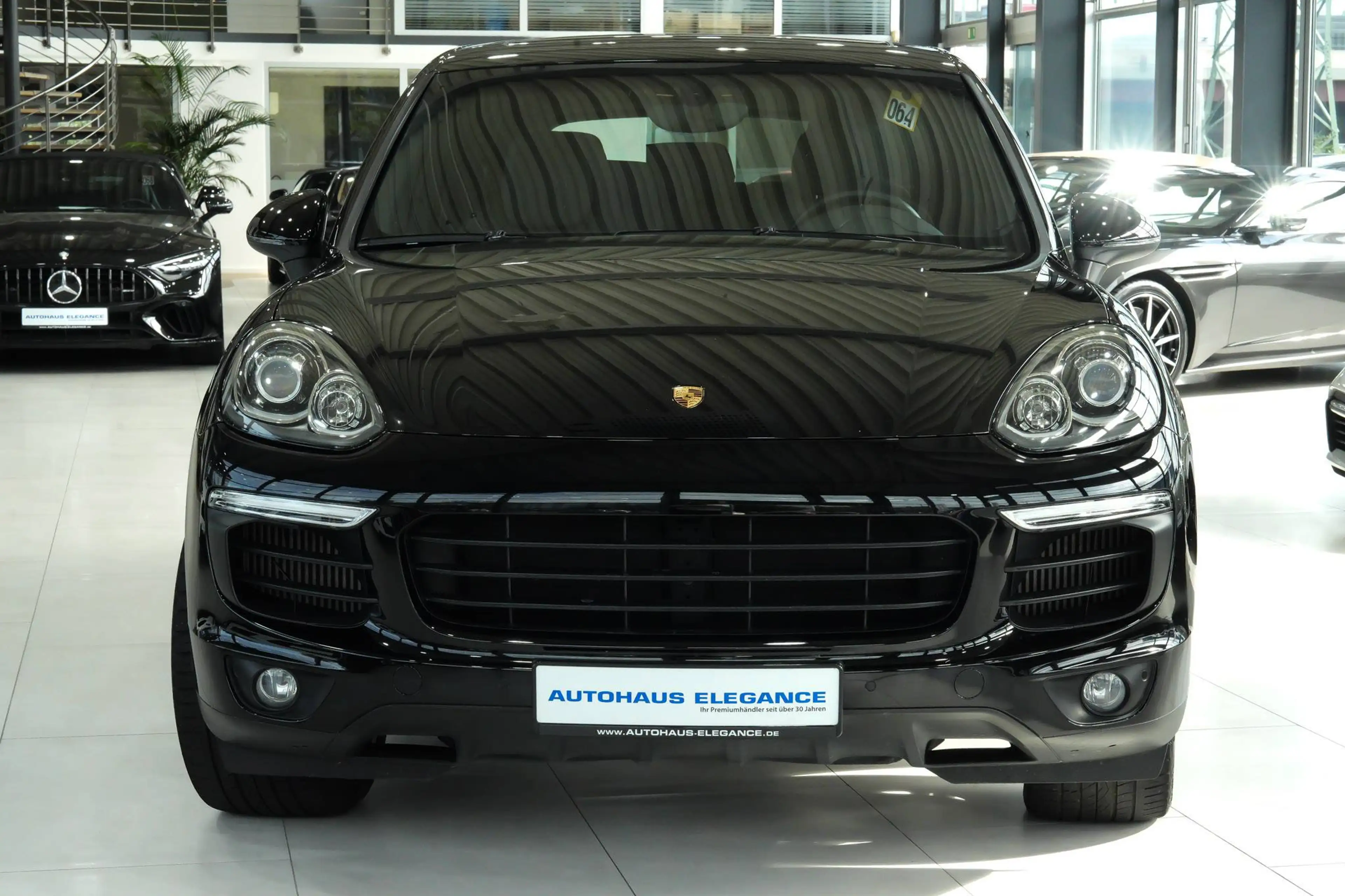 Porsche Cayenne S*LUFTFED*KAMERA*PANO*LM"21"*8-WEGE* — photo 5